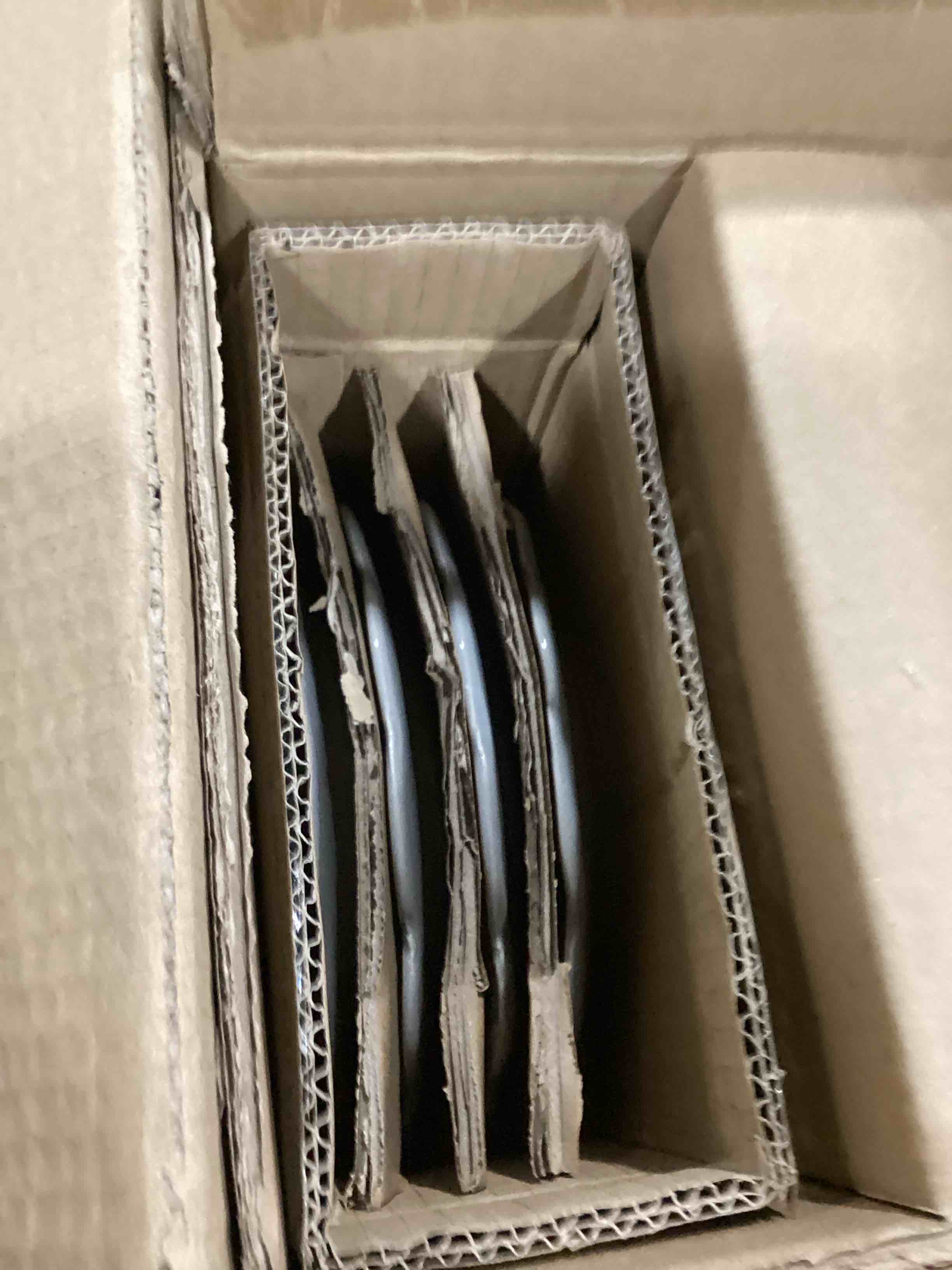https://s3.amazonaws.com/lotting-images-prod/bidfta/GRN6714251_1735843014678.jpeg