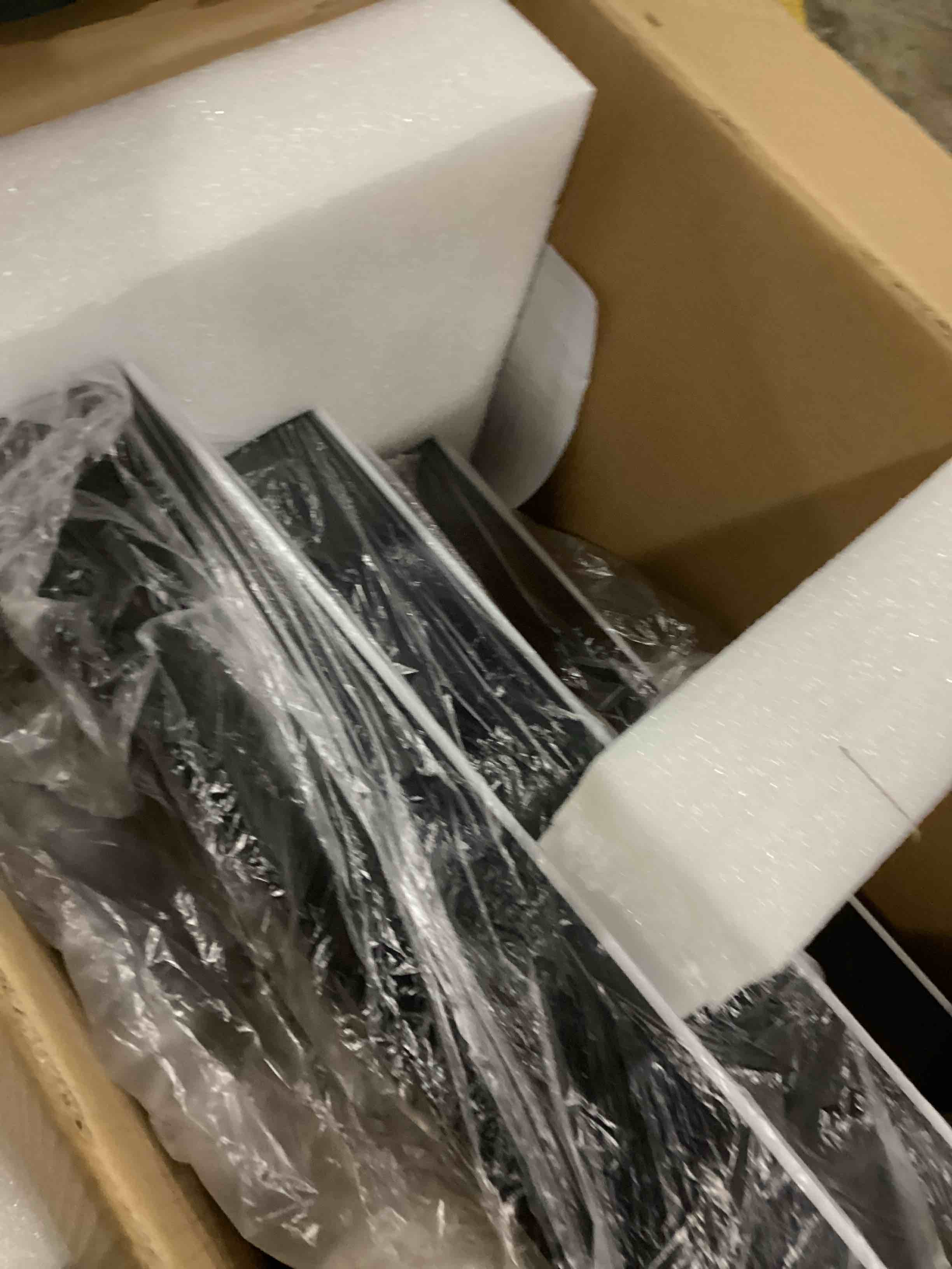 https://s3.amazonaws.com/lotting-images-prod/bidfta/GRN6714257_1735845853833.jpeg