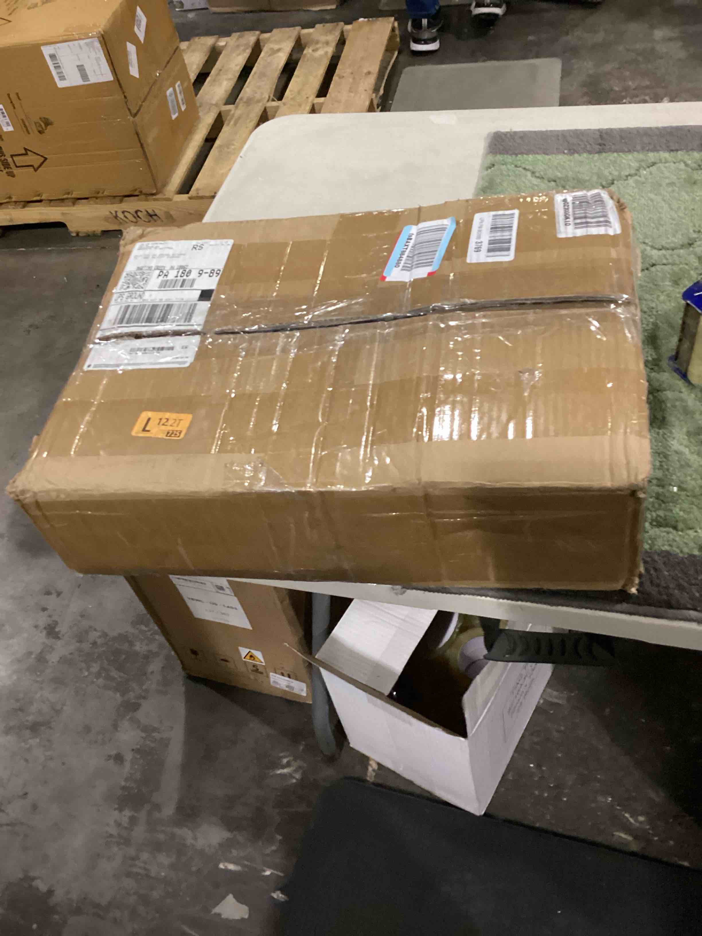 https://s3.amazonaws.com/lotting-images-prod/bidfta/GRN6714465_1733486928038.jpeg