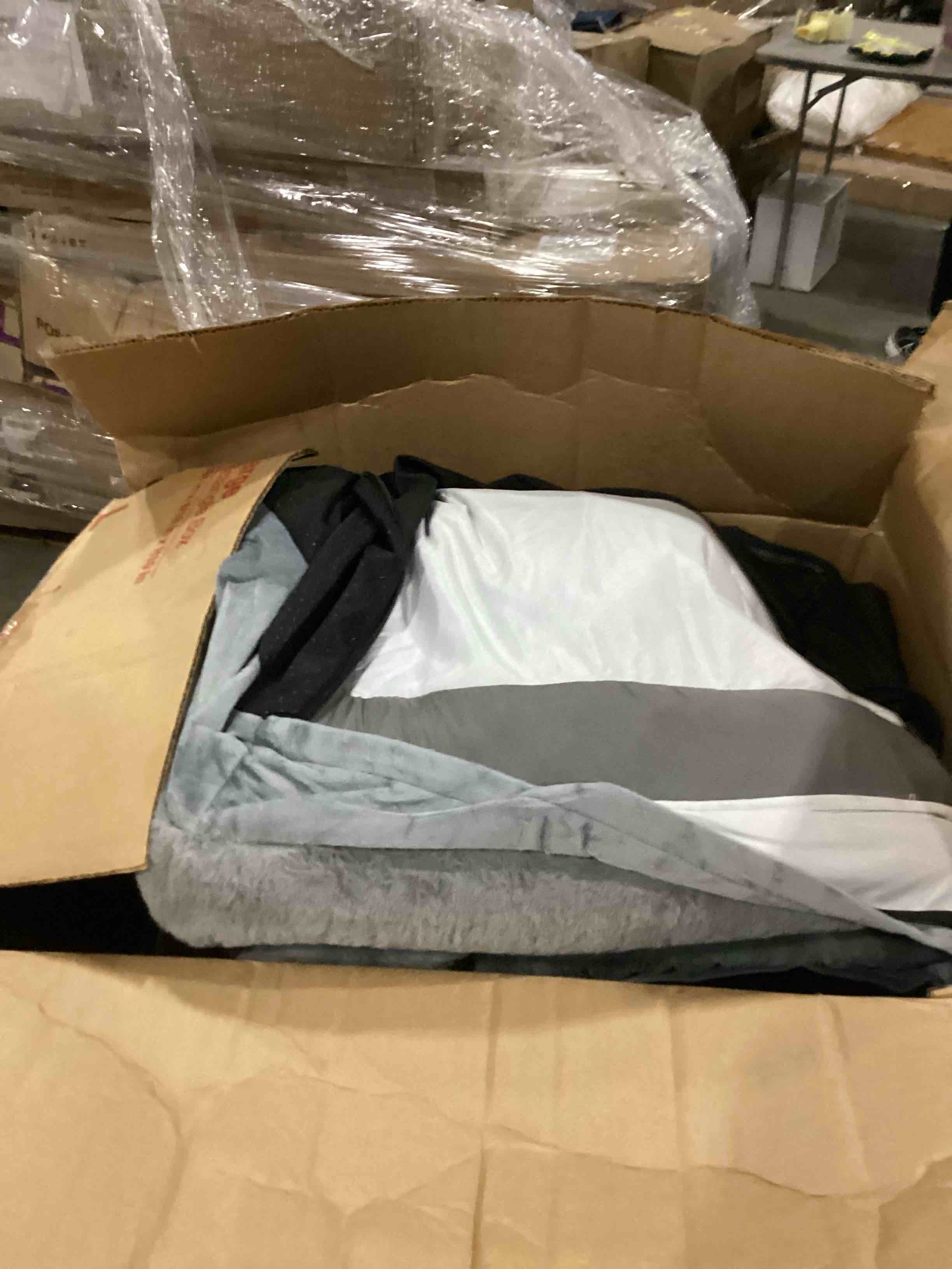 https://s3.amazonaws.com/lotting-images-prod/bidfta/GRN6714605_1733750388047.jpeg