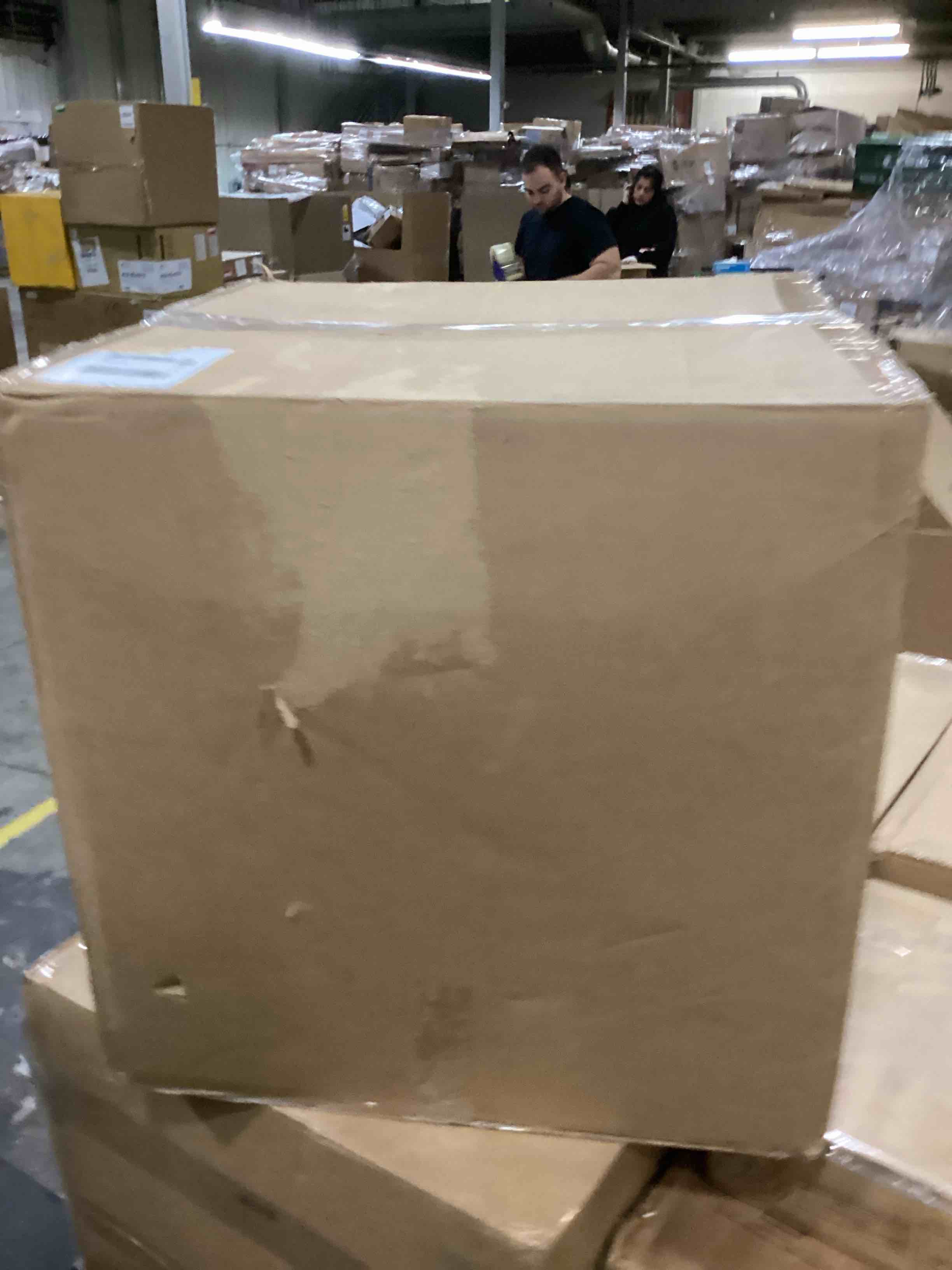 https://s3.amazonaws.com/lotting-images-prod/bidfta/GRN6714660_1733767108795.jpeg