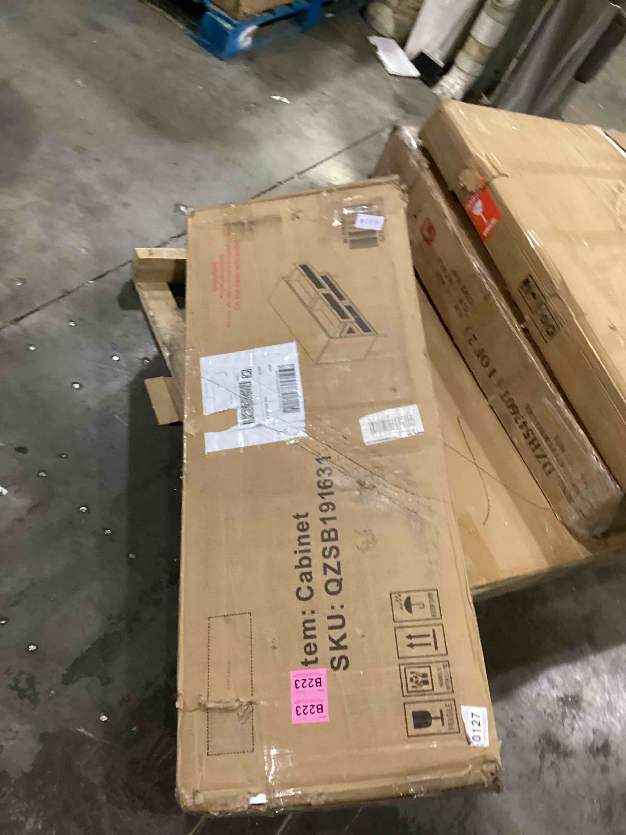 https://s3.amazonaws.com/lotting-images-prod/bidfta/GRN6715389_1734956355771.jpeg