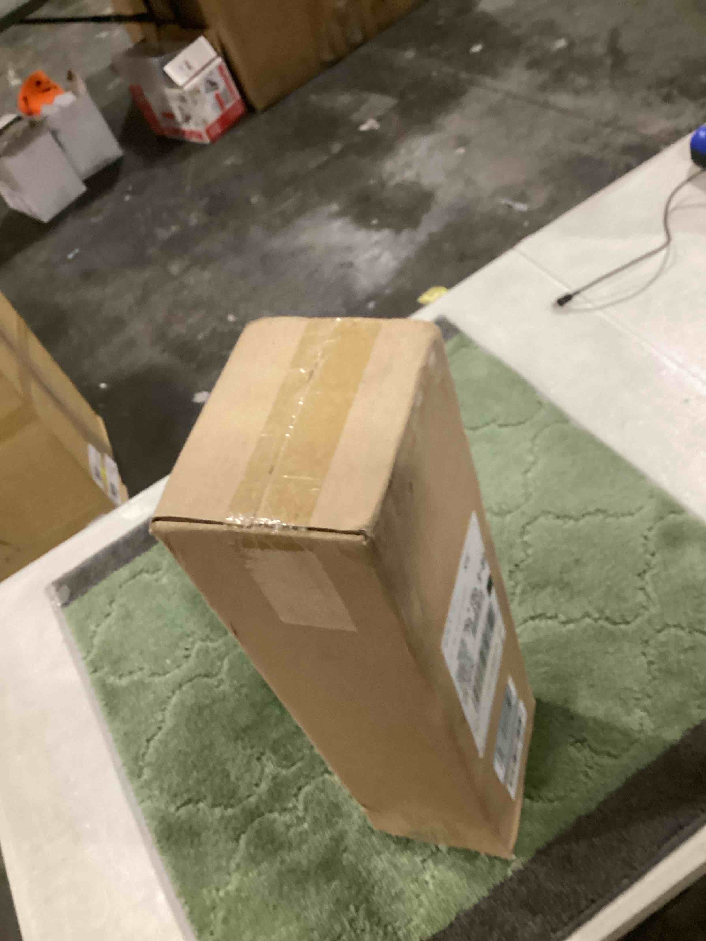 https://s3.amazonaws.com/lotting-images-prod/bidfta/GRN6715887_1736252688919.jpeg