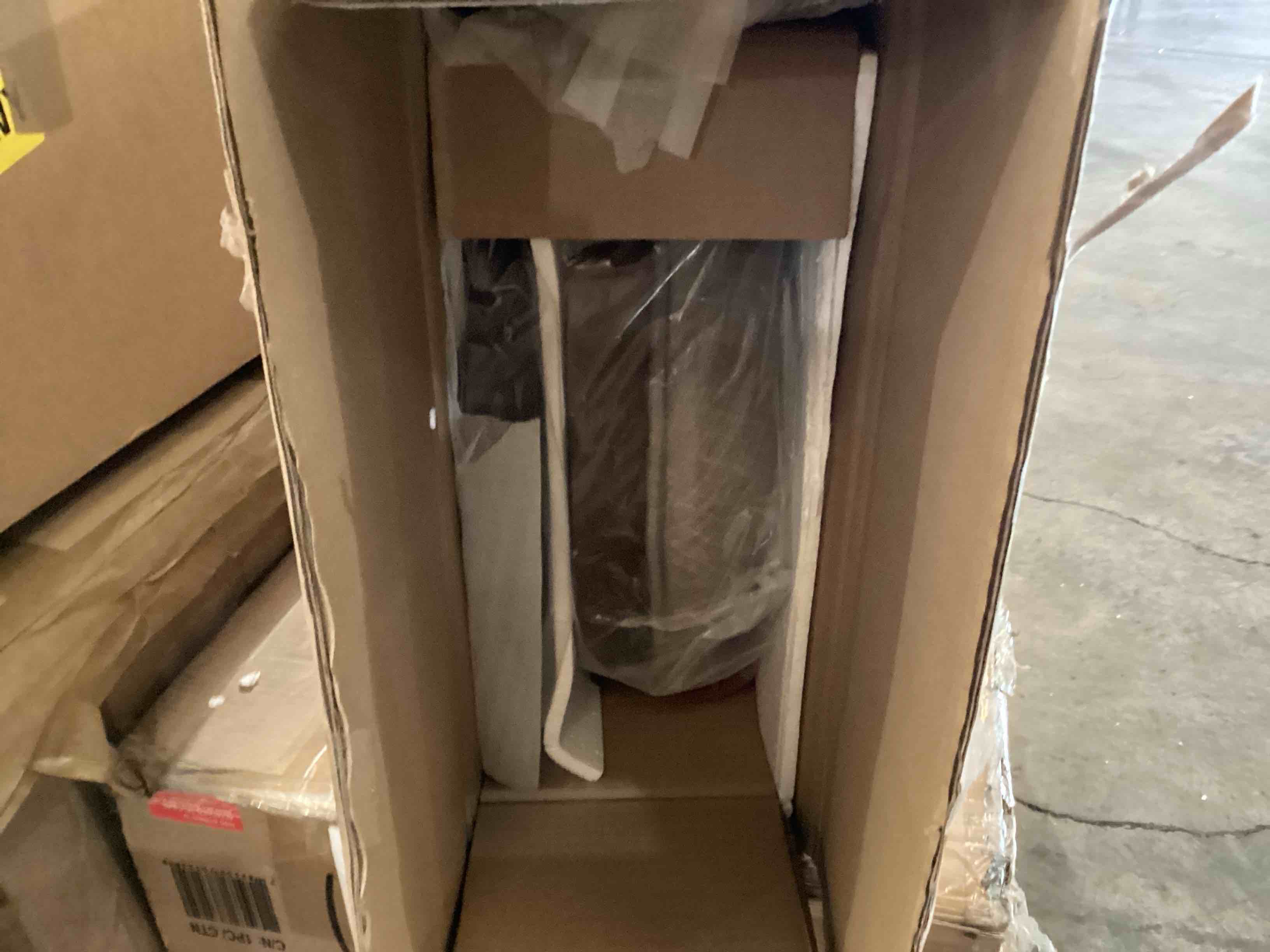 https://s3.amazonaws.com/lotting-images-prod/bidfta/GRN6716357_1726845915575.jpeg