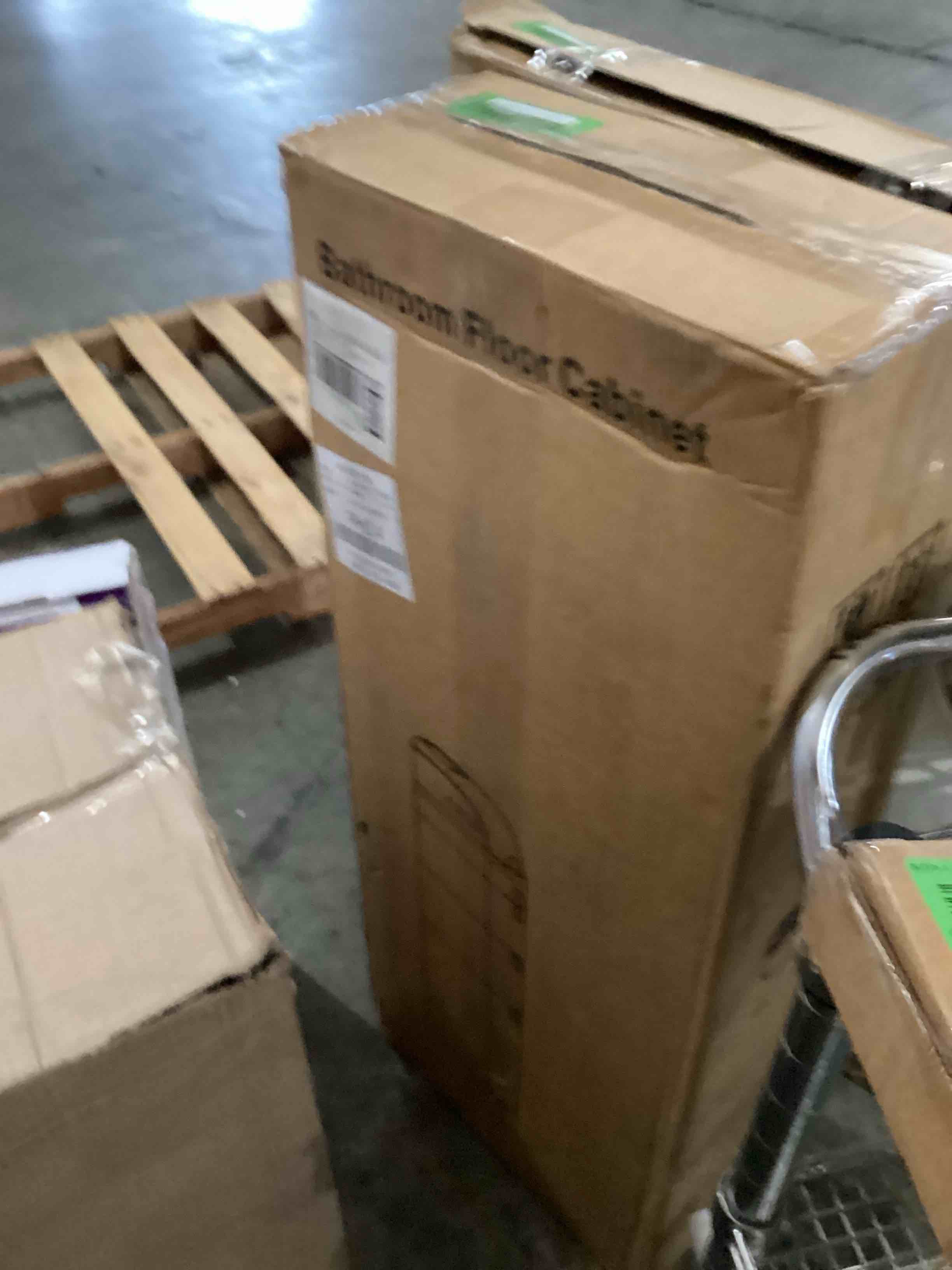 https://s3.amazonaws.com/lotting-images-prod/bidfta/GRN6716531_1727185482963.jpeg