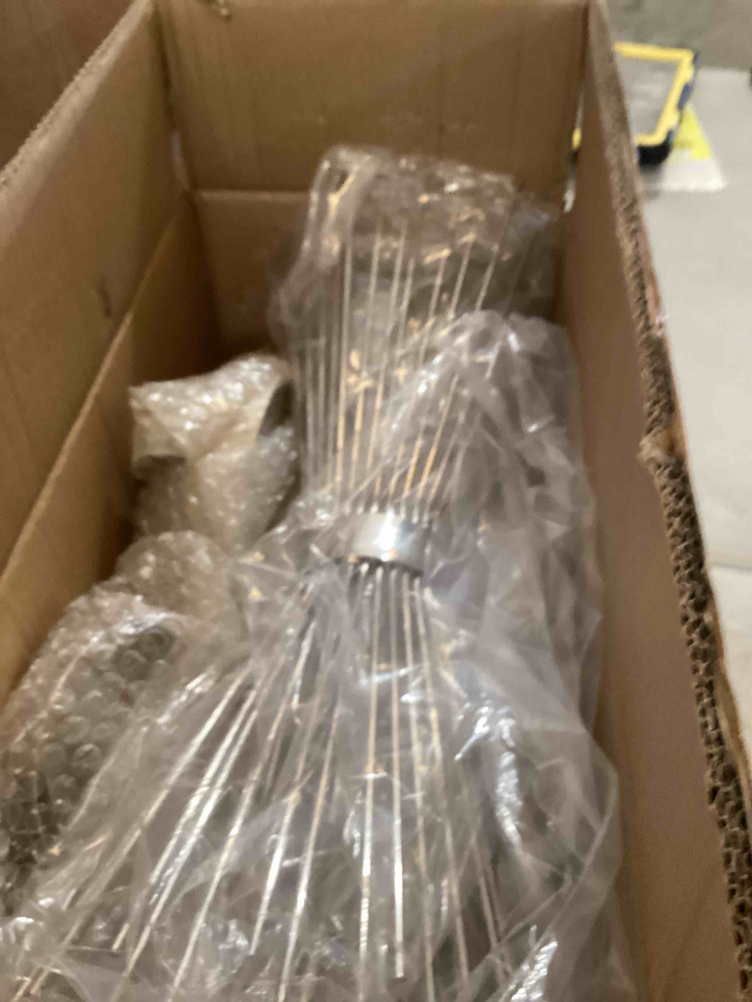 https://s3.amazonaws.com/lotting-images-prod/bidfta/GRN6716916_1727899006474.jpeg
