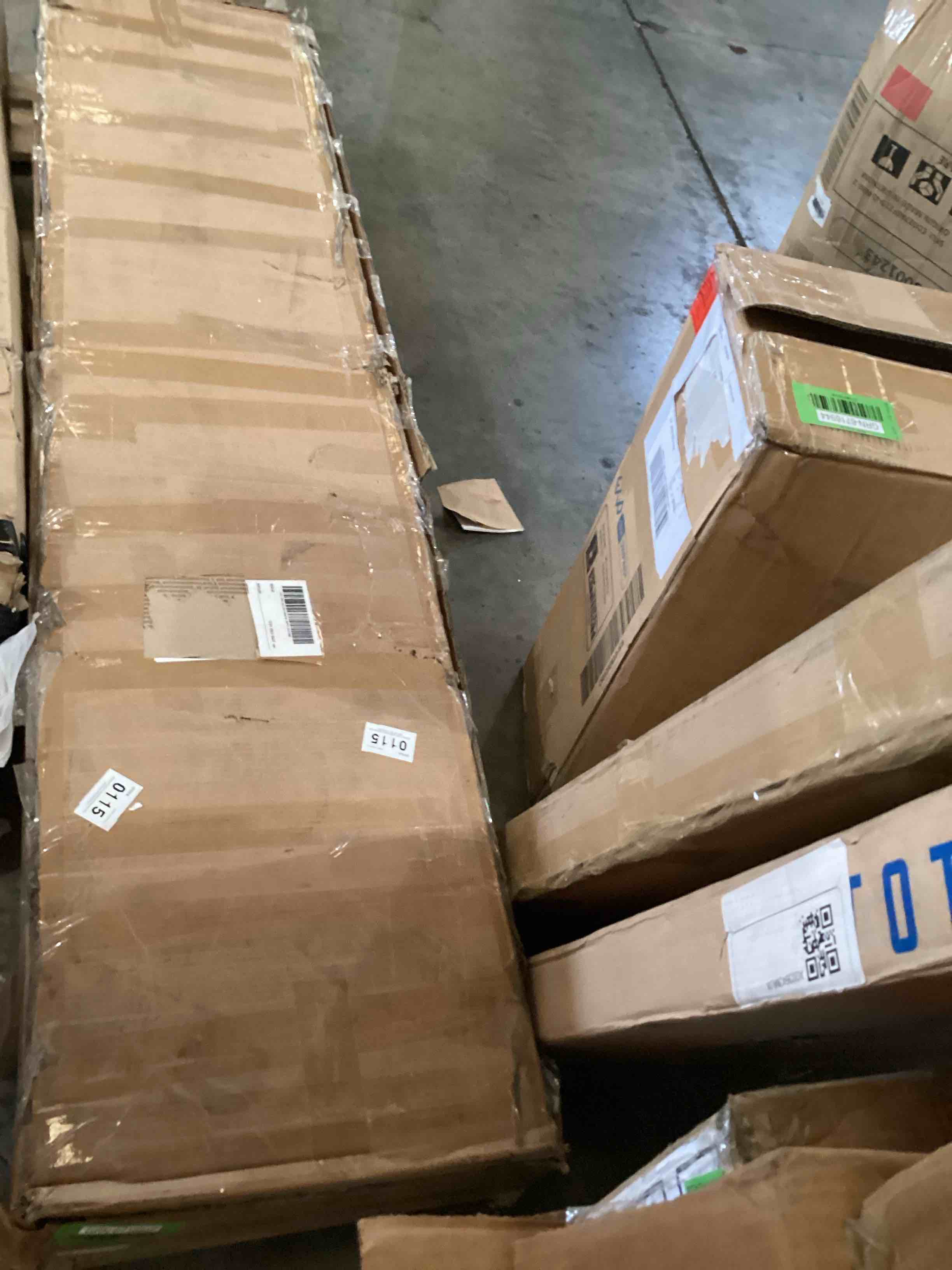 https://s3.amazonaws.com/lotting-images-prod/bidfta/GRN6716947_1727884093179.jpeg