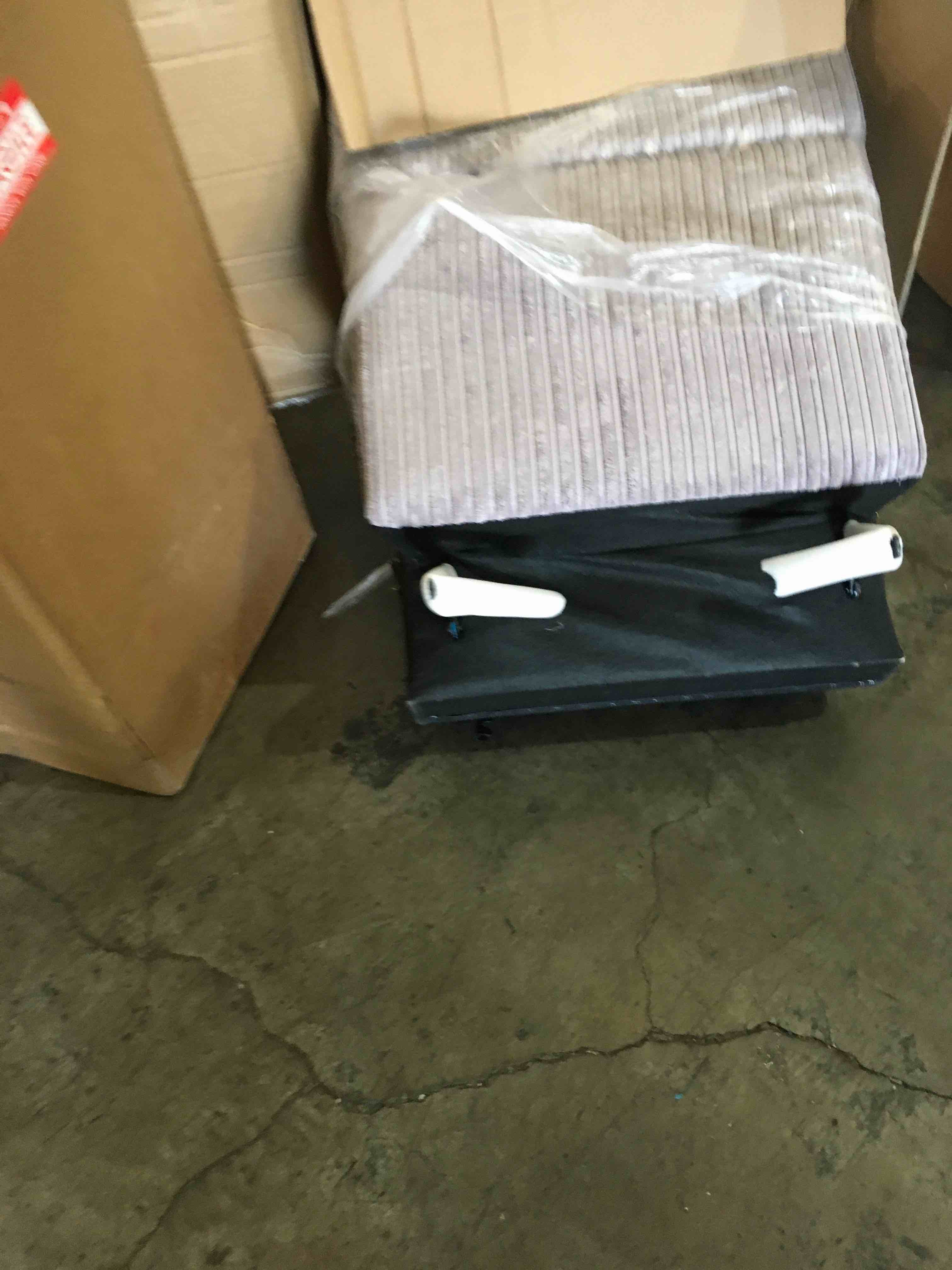 https://s3.amazonaws.com/lotting-images-prod/bidfta/GRN6717041_1728308346700.jpeg