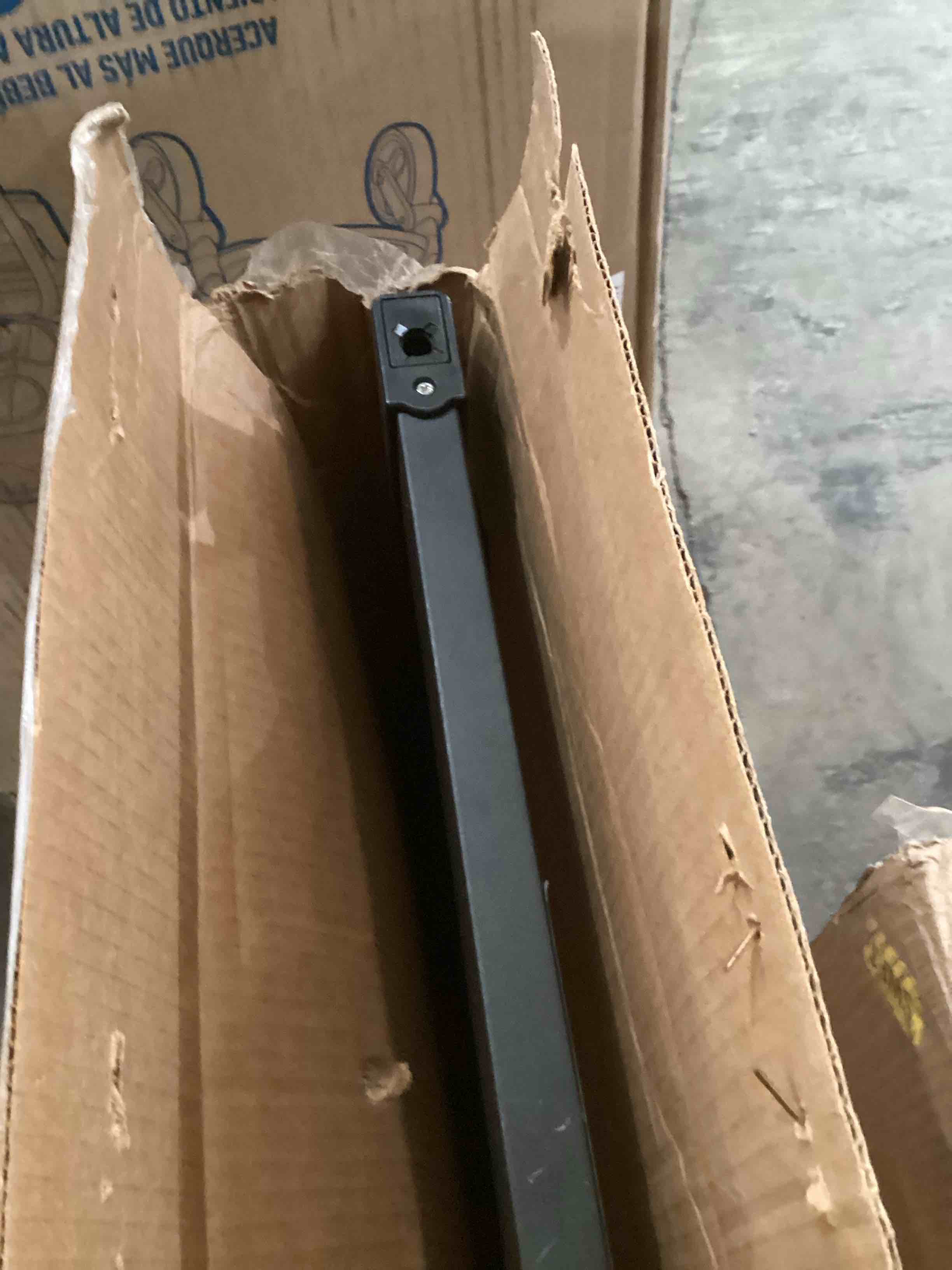 https://s3.amazonaws.com/lotting-images-prod/bidfta/GRN6720215_1726058138163.jpeg
