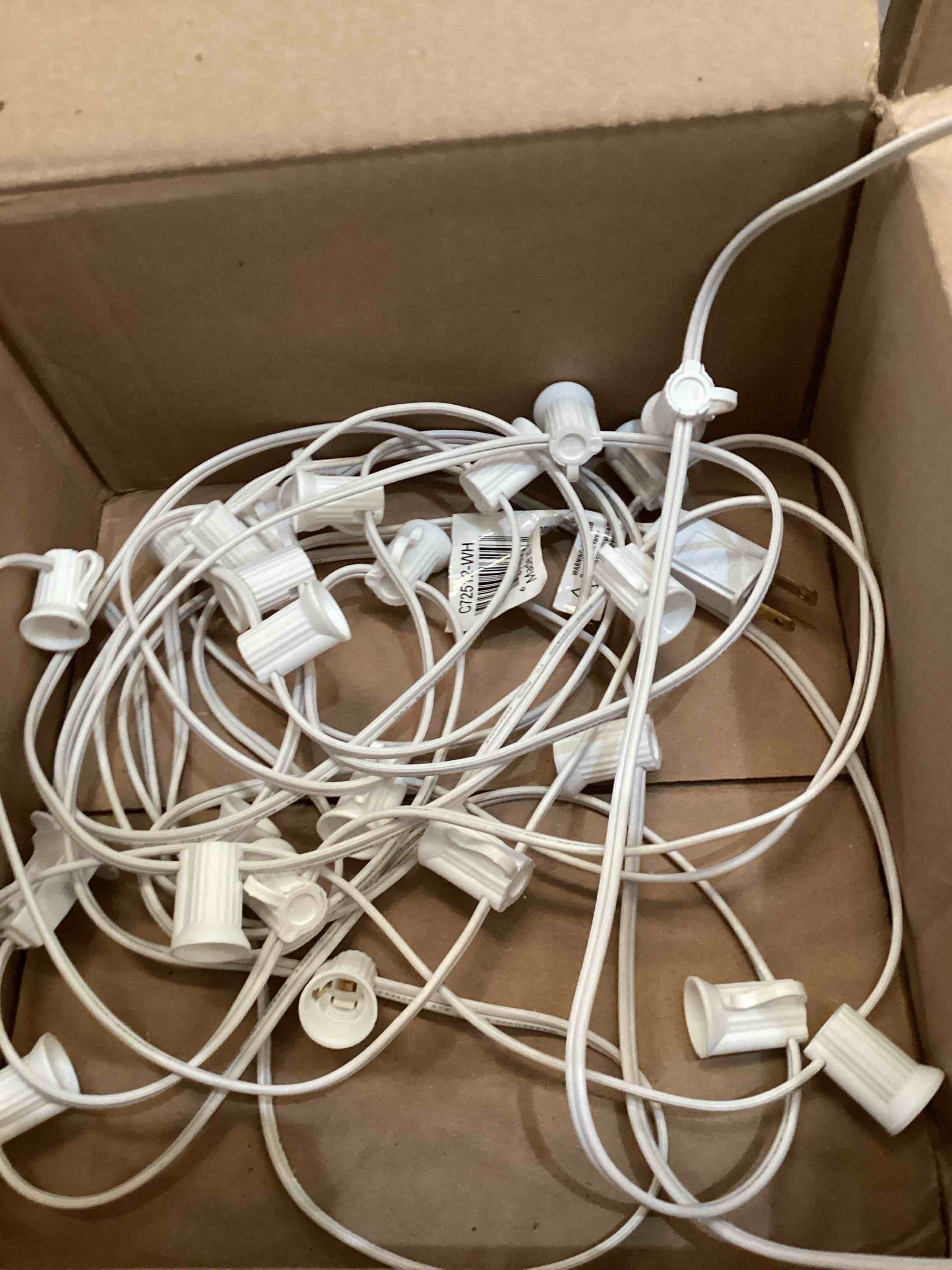 https://s3.amazonaws.com/lotting-images-prod/bidfta/GRN6720452_1720641943223.jpeg