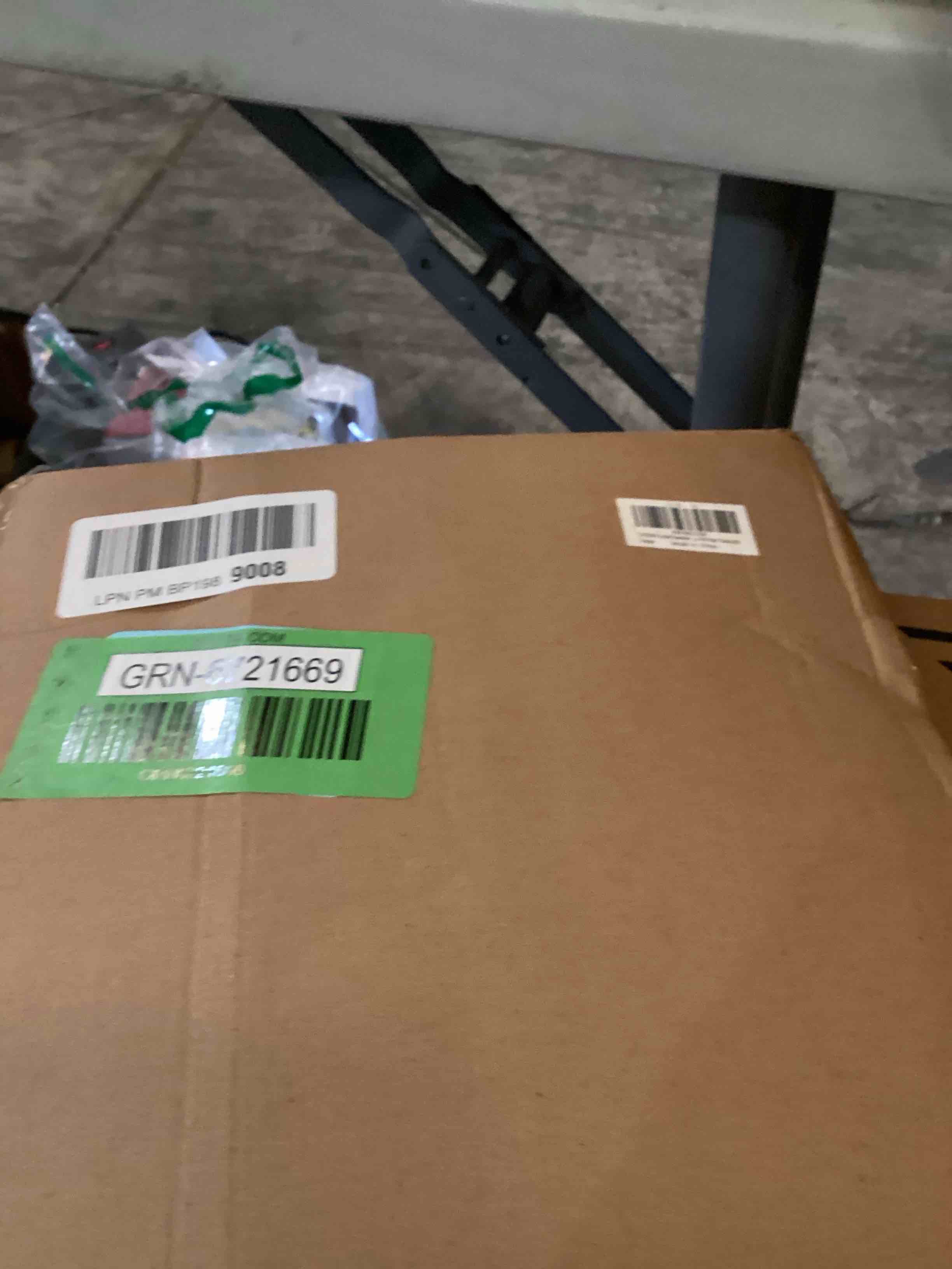 https://s3.amazonaws.com/lotting-images-prod/bidfta/GRN6721669_1722971763900.jpeg