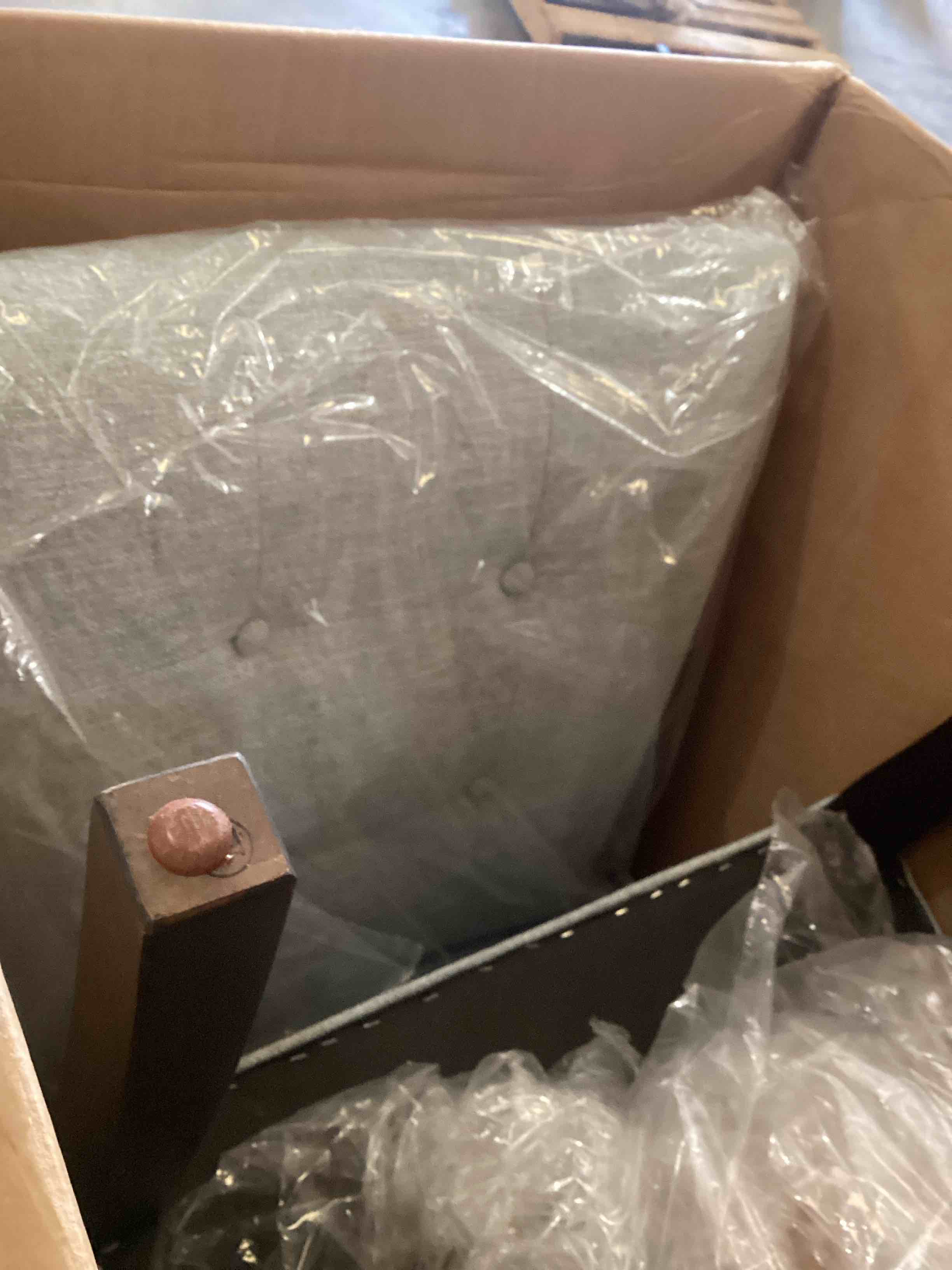 https://s3.amazonaws.com/lotting-images-prod/bidfta/GRN6724228_1727882654068.jpeg