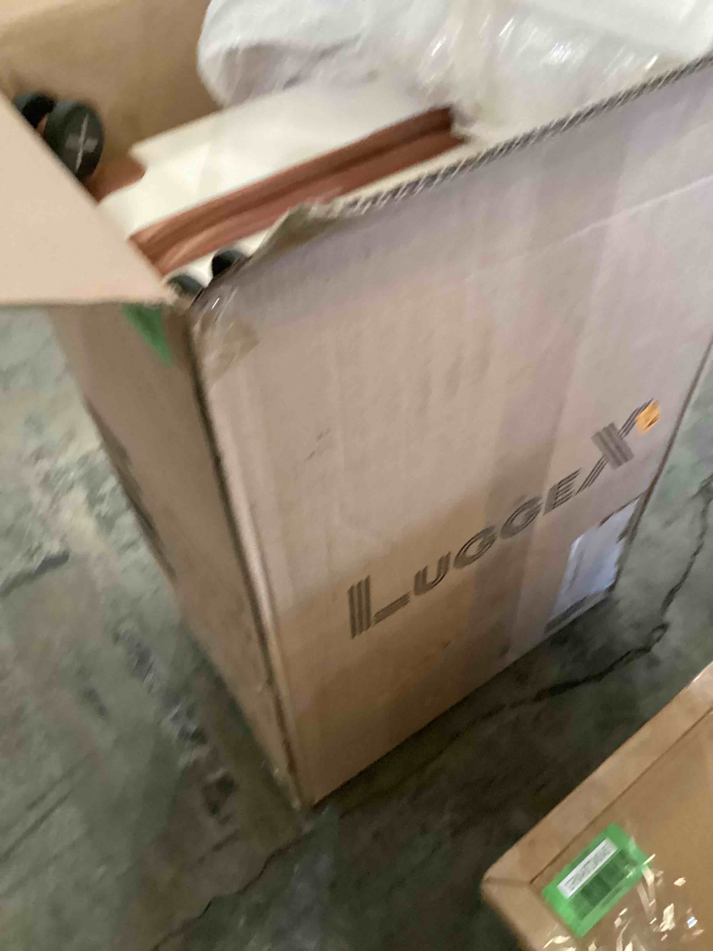 https://s3.amazonaws.com/lotting-images-prod/bidfta/GRN6724547_1728399207093.jpeg