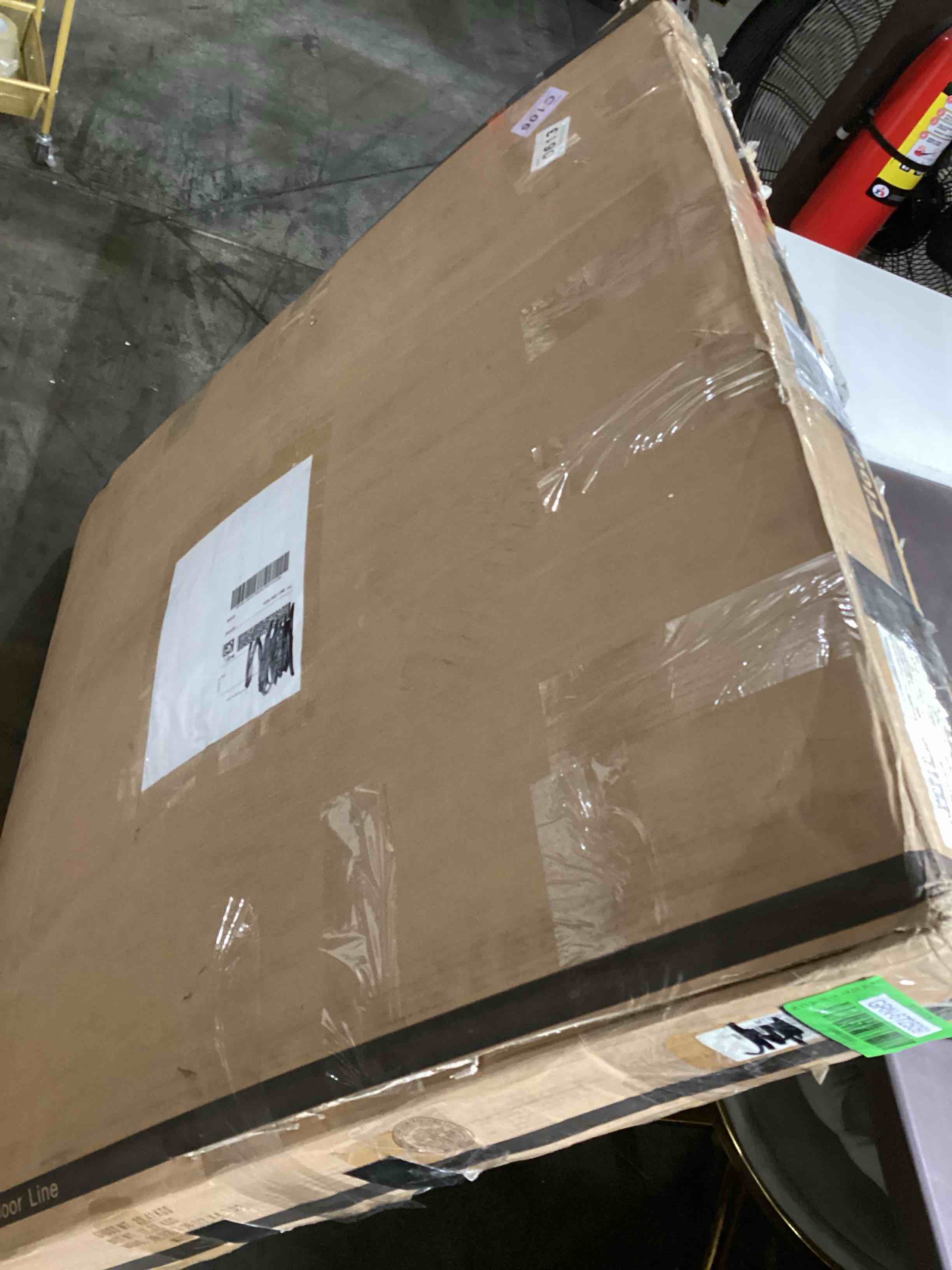 https://s3.amazonaws.com/lotting-images-prod/bidfta/GRN6725091_1730812586537.jpeg