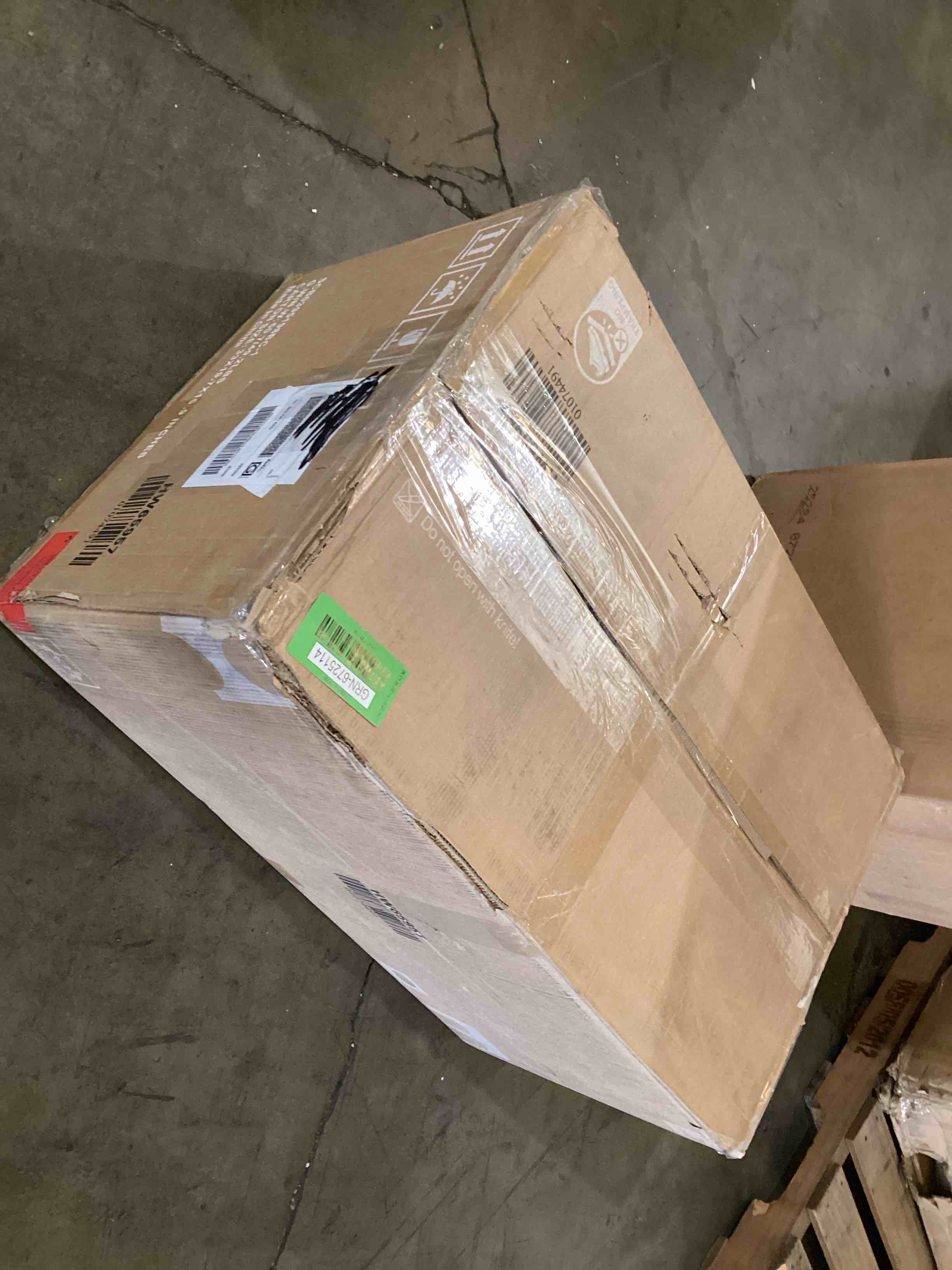 https://s3.amazonaws.com/lotting-images-prod/bidfta/GRN6725114_1730821718132.jpeg