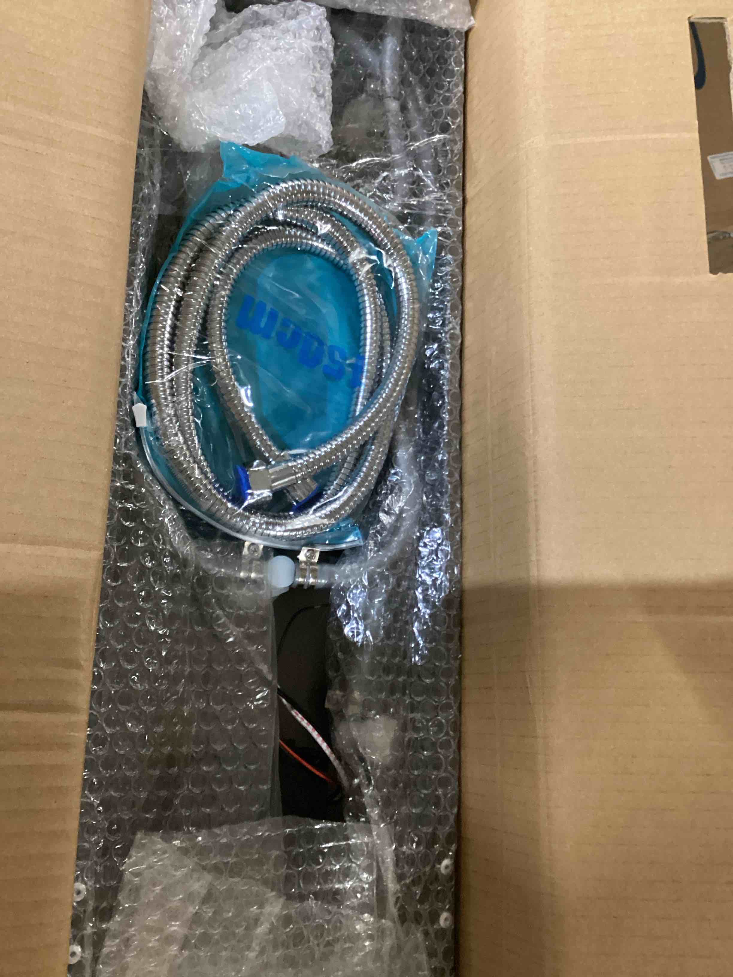 https://s3.amazonaws.com/lotting-images-prod/bidfta/GRN6725176_1730900057353.jpeg