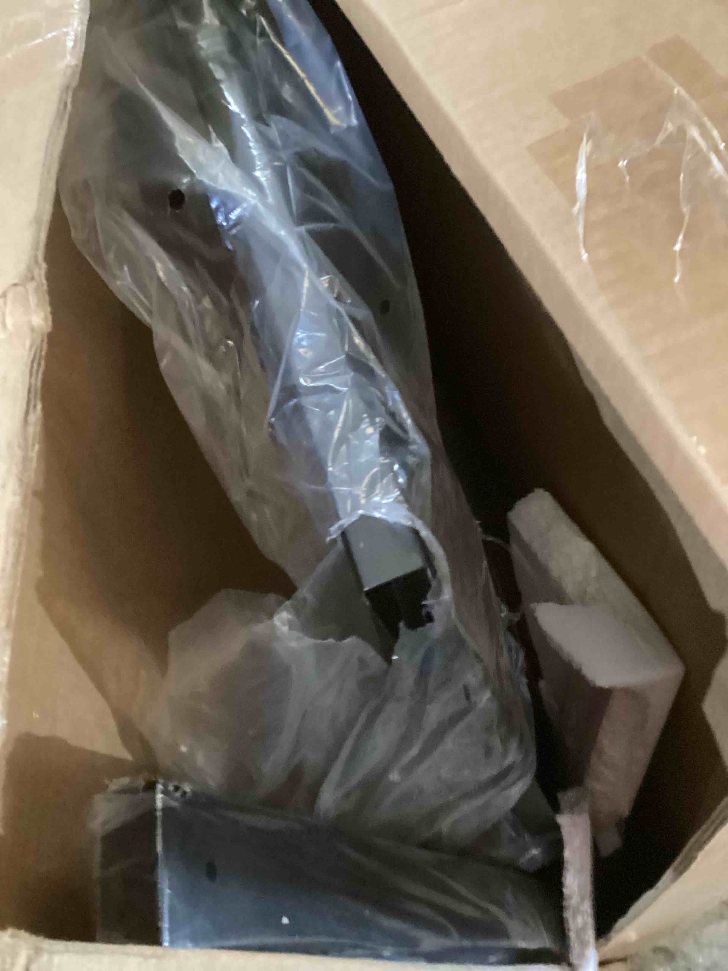 https://s3.amazonaws.com/lotting-images-prod/bidfta/GRN6726822_1721138226637.jpeg