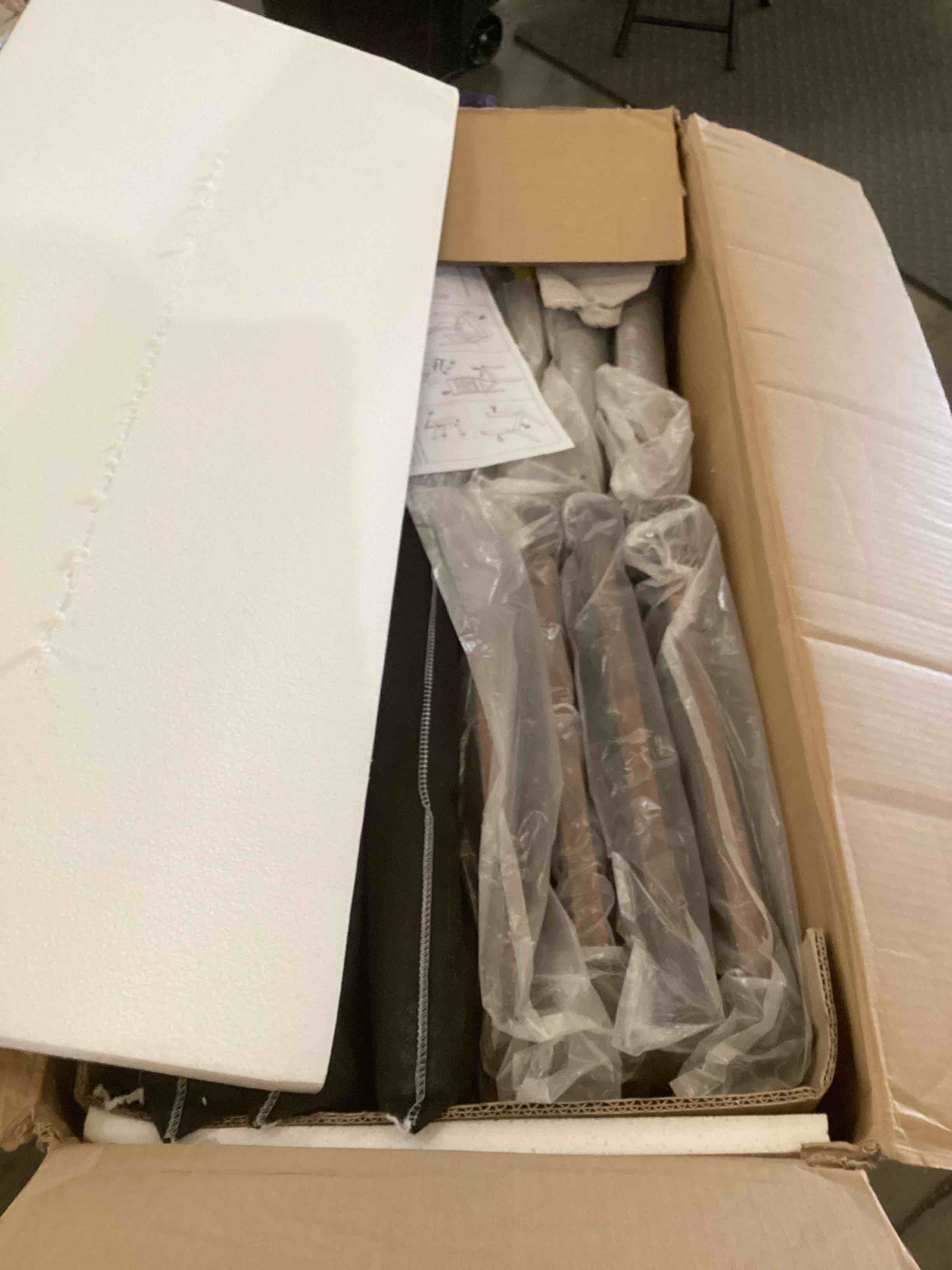 https://s3.amazonaws.com/lotting-images-prod/bidfta/GRN6726846_1721149303640.jpeg