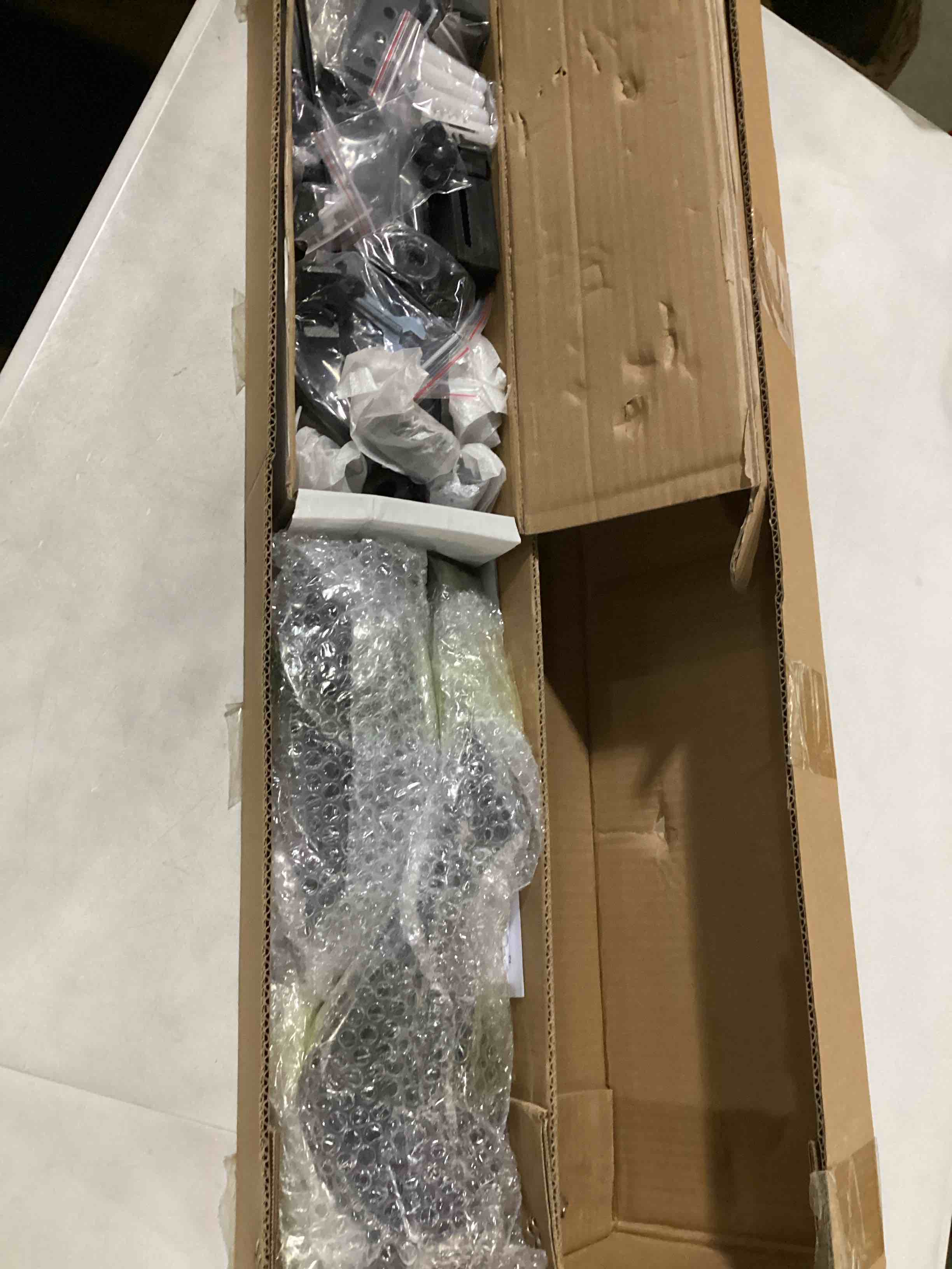 https://s3.amazonaws.com/lotting-images-prod/bidfta/GRN6728012_1729528602727.jpeg