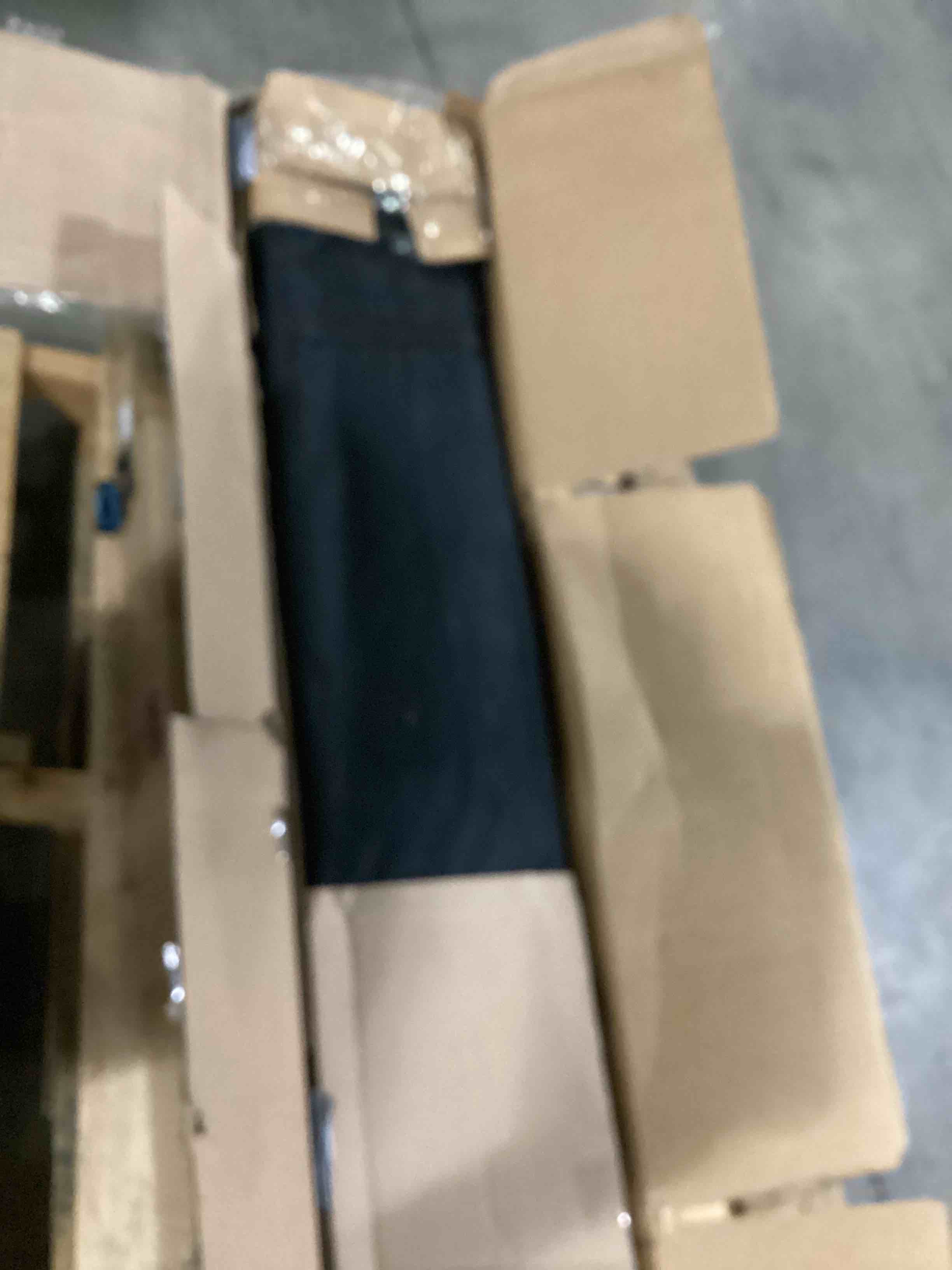 https://s3.amazonaws.com/lotting-images-prod/bidfta/GRN6728564_1730122537522.jpeg