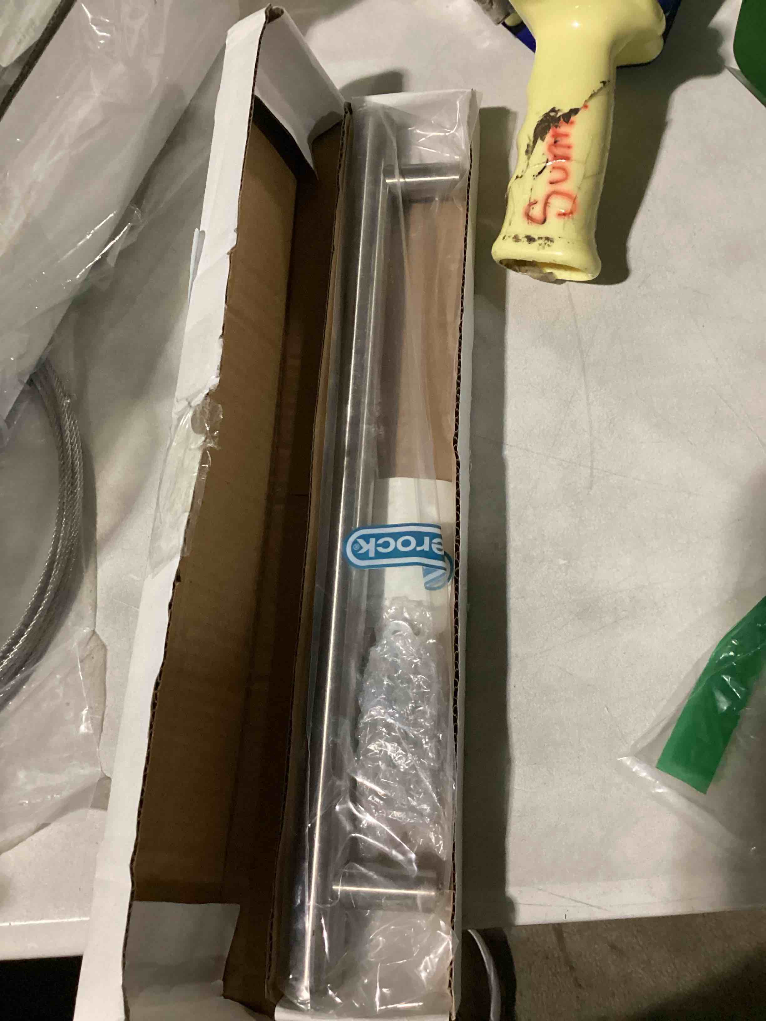 https://s3.amazonaws.com/lotting-images-prod/bidfta/GRN6728742_1730215528227.jpeg