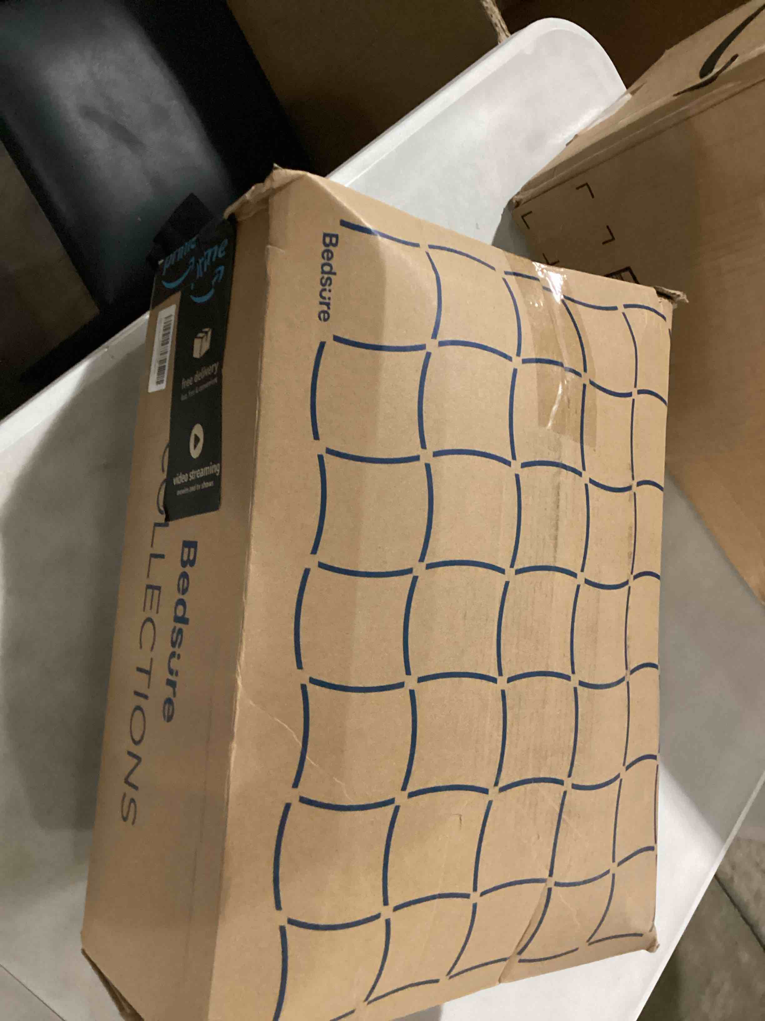 https://s3.amazonaws.com/lotting-images-prod/bidfta/GRN6729169_1730461798281.jpeg