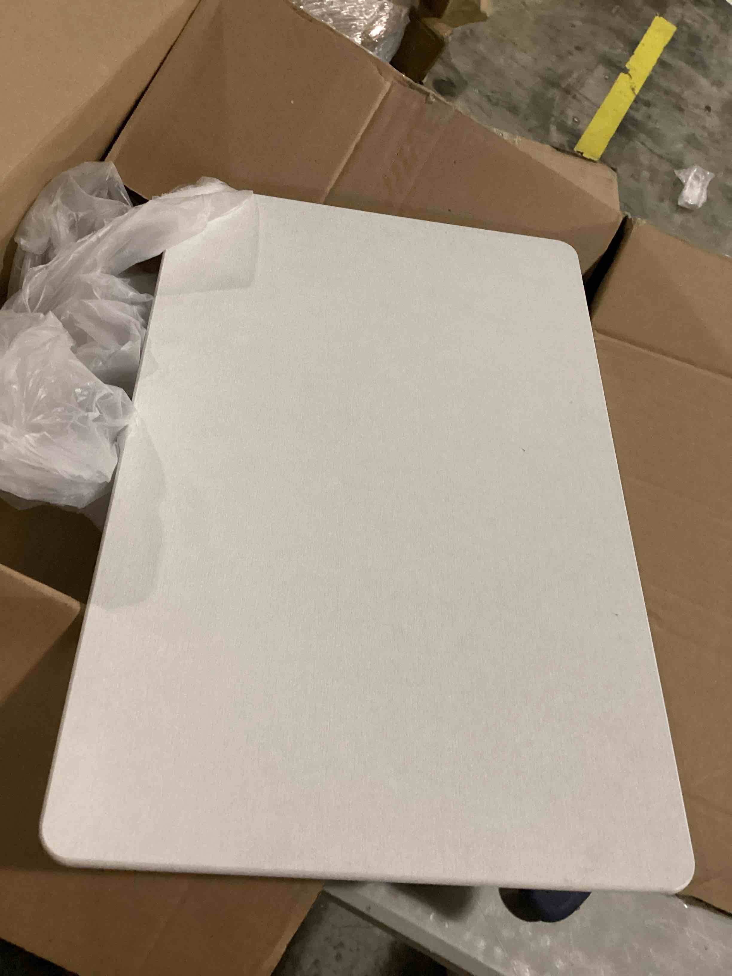 https://s3.amazonaws.com/lotting-images-prod/bidfta/GRN6729905_1730989800499.jpeg