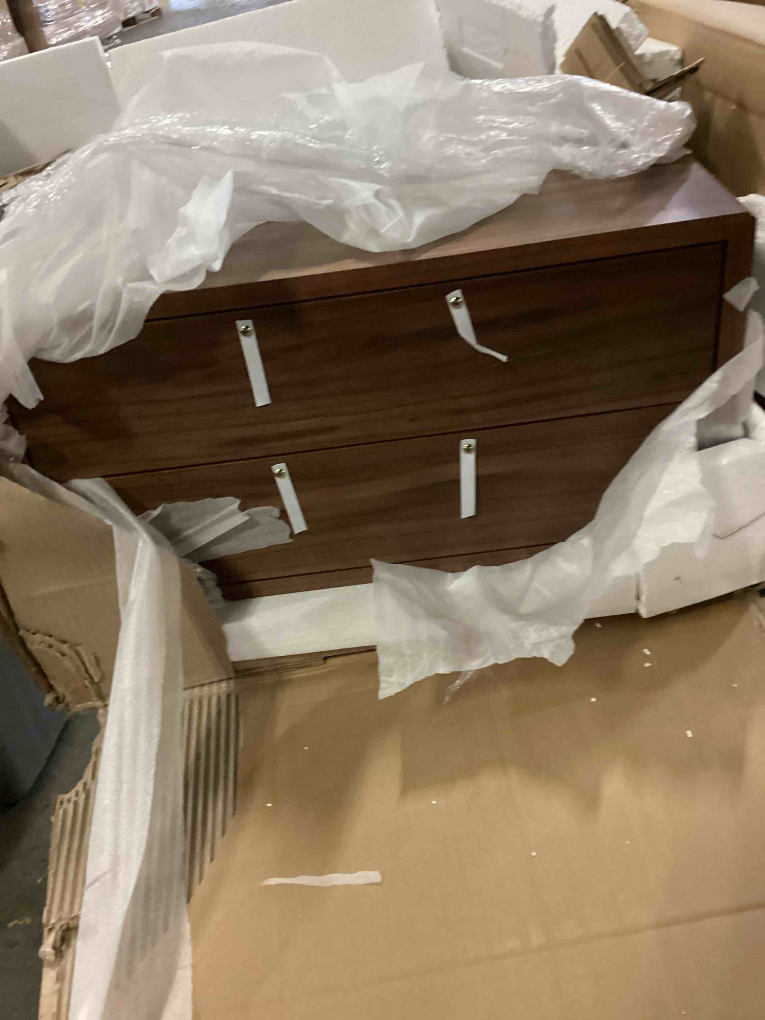 https://s3.amazonaws.com/lotting-images-prod/bidfta/GRN6733261_1730293721587.jpeg