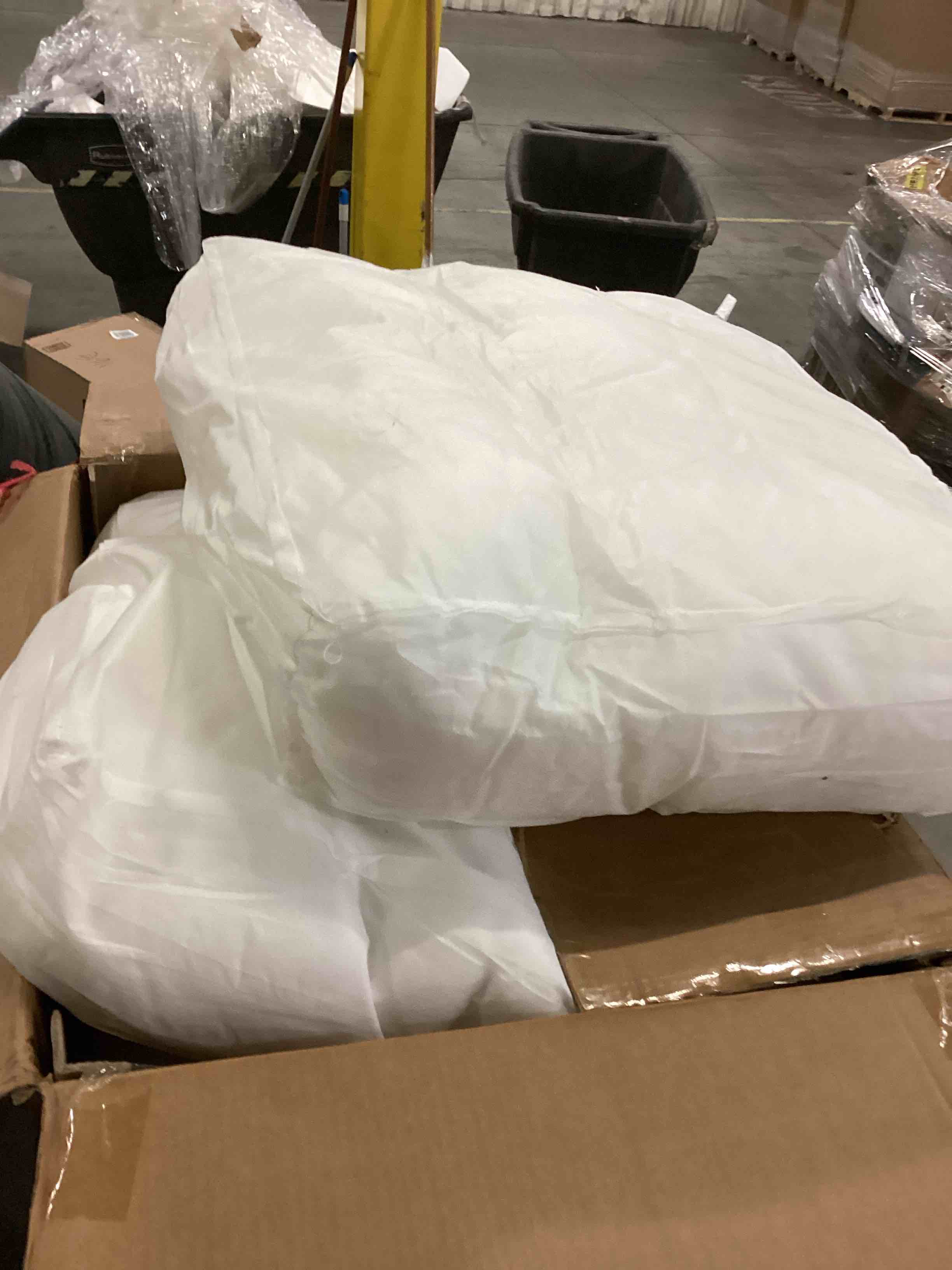 https://s3.amazonaws.com/lotting-images-prod/bidfta/GRN6733320_1730374992367.jpeg