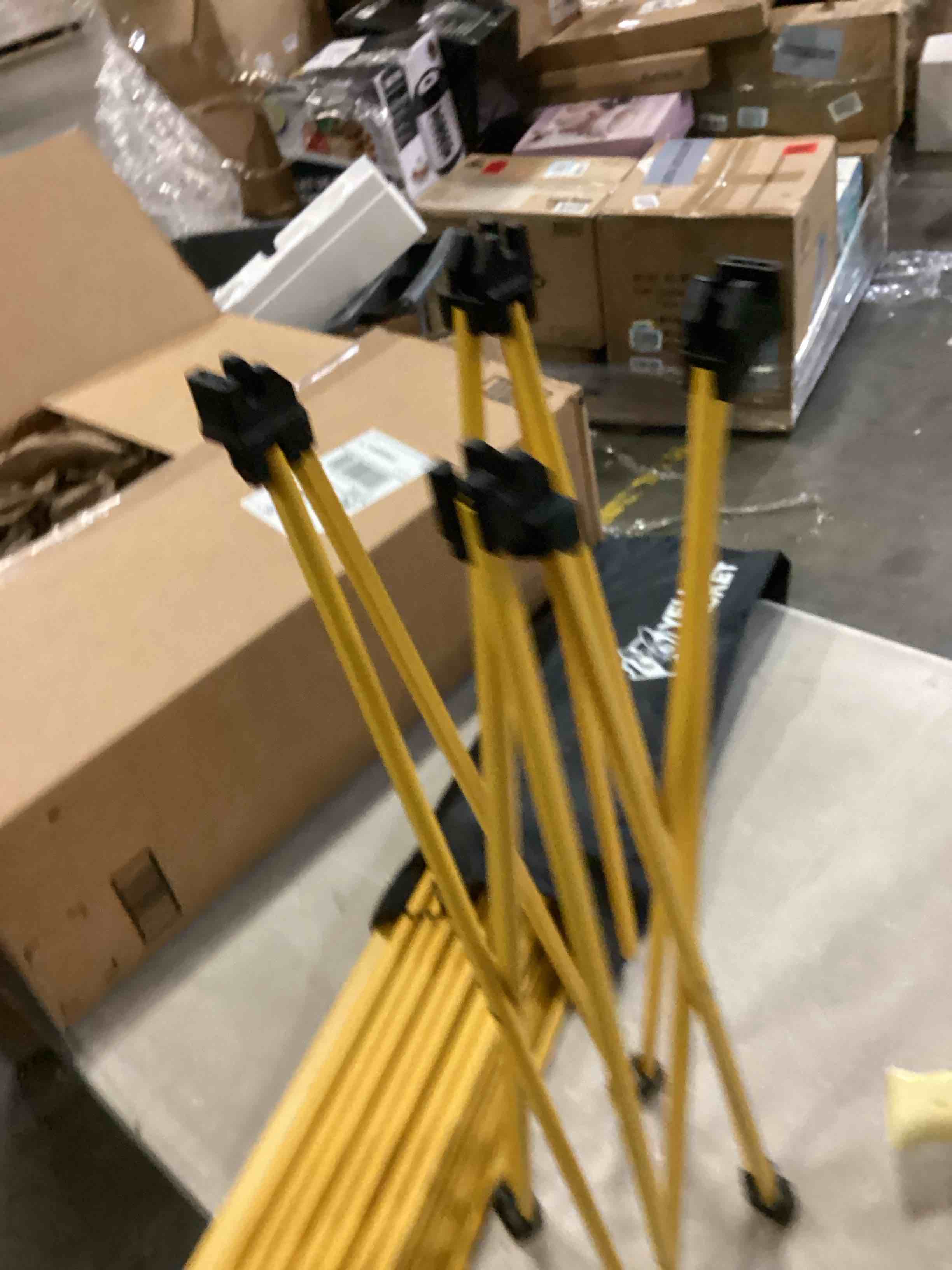 https://s3.amazonaws.com/lotting-images-prod/bidfta/GRN6733460_1730463293318.jpeg