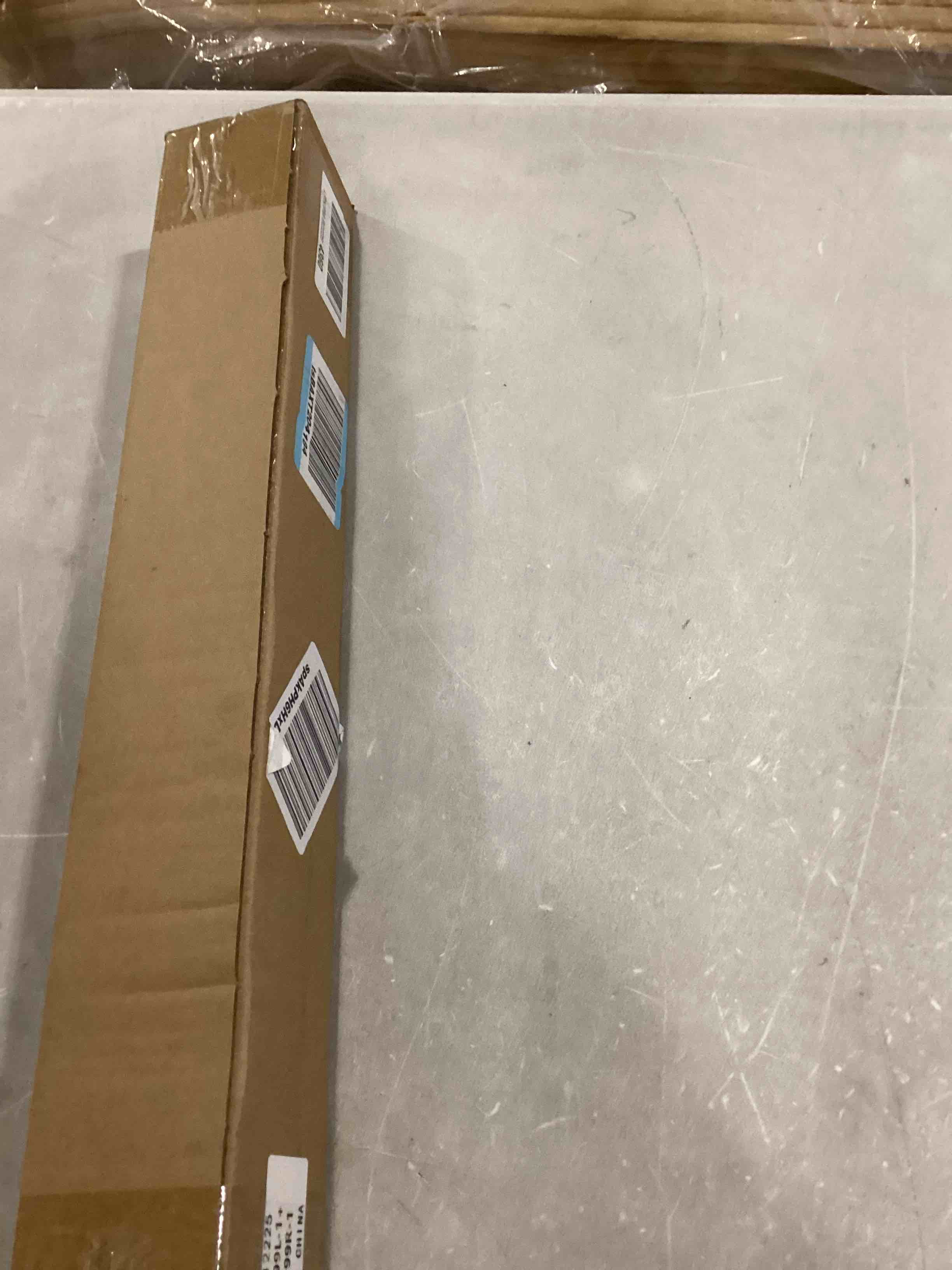 https://s3.amazonaws.com/lotting-images-prod/bidfta/GRN6734402_1729271235343.jpeg