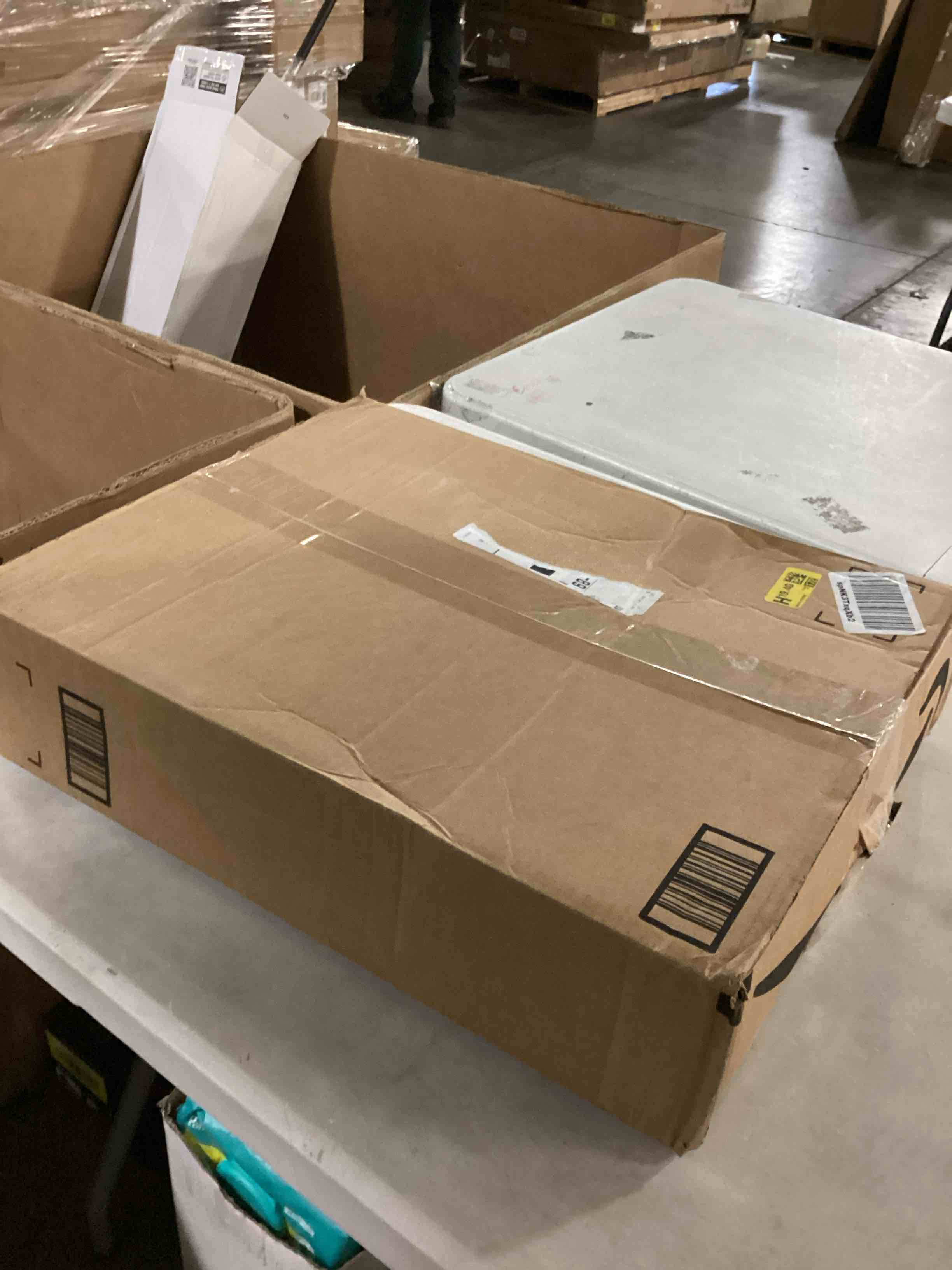 https://s3.amazonaws.com/lotting-images-prod/bidfta/GRN6736092_1729780248498.jpeg