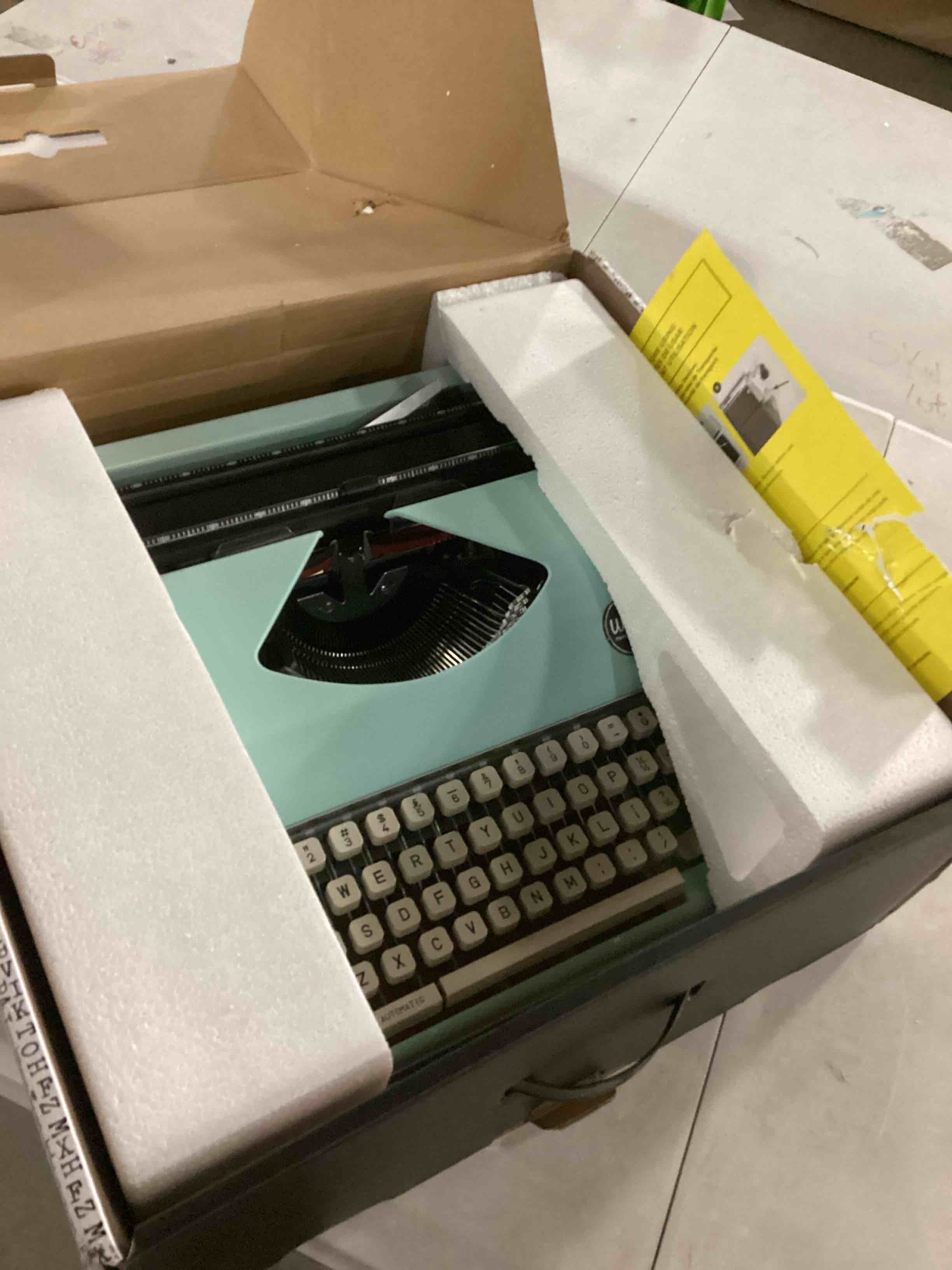 https://s3.amazonaws.com/lotting-images-prod/bidfta/GRN6736337_1730123174801.jpeg