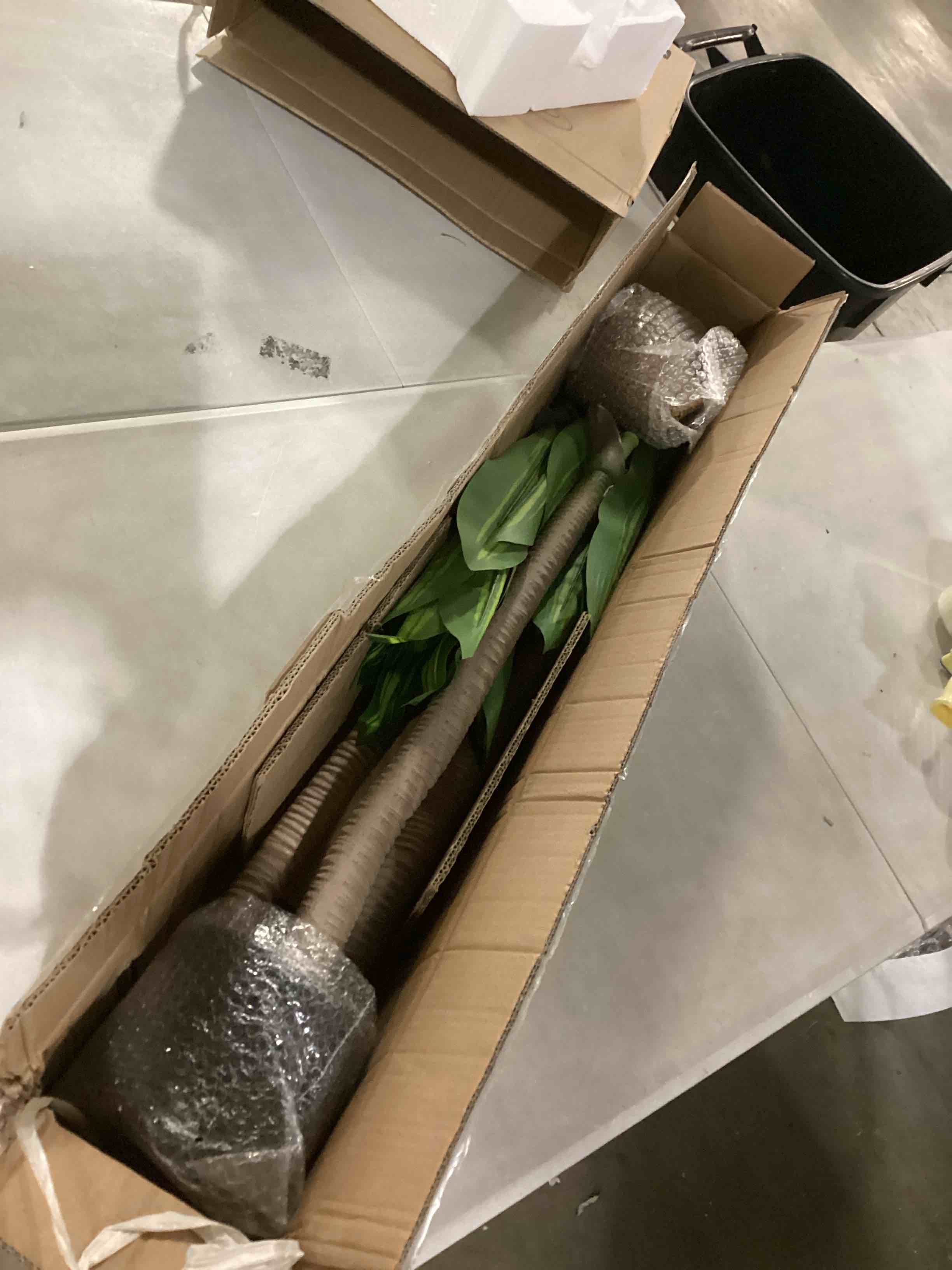 https://s3.amazonaws.com/lotting-images-prod/bidfta/GRN6736519_1730213197905.jpeg