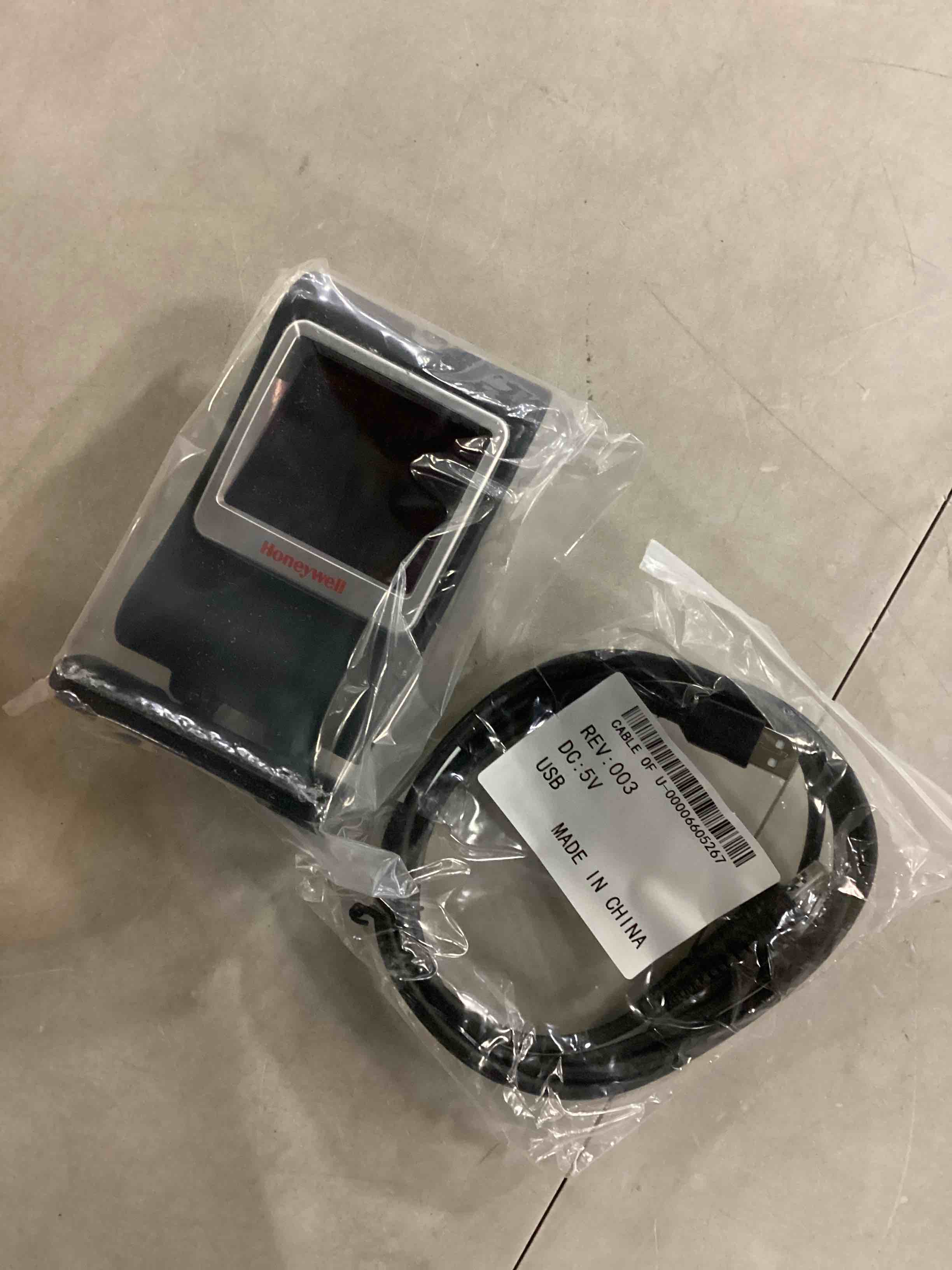 https://s3.amazonaws.com/lotting-images-prod/bidfta/GRN6736664_1730306565579.jpeg