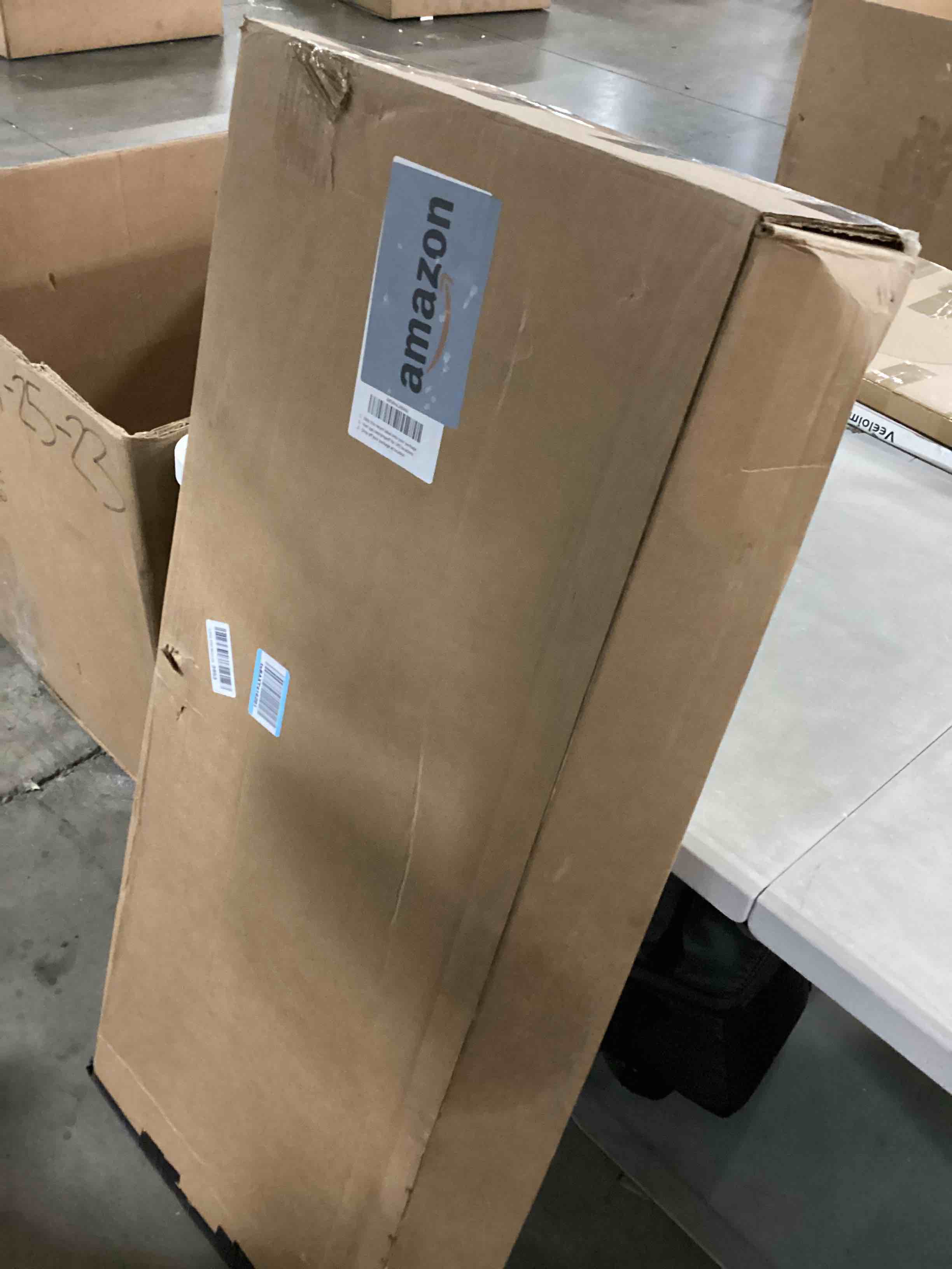 https://s3.amazonaws.com/lotting-images-prod/bidfta/GRN6736923_1730460763897.jpeg