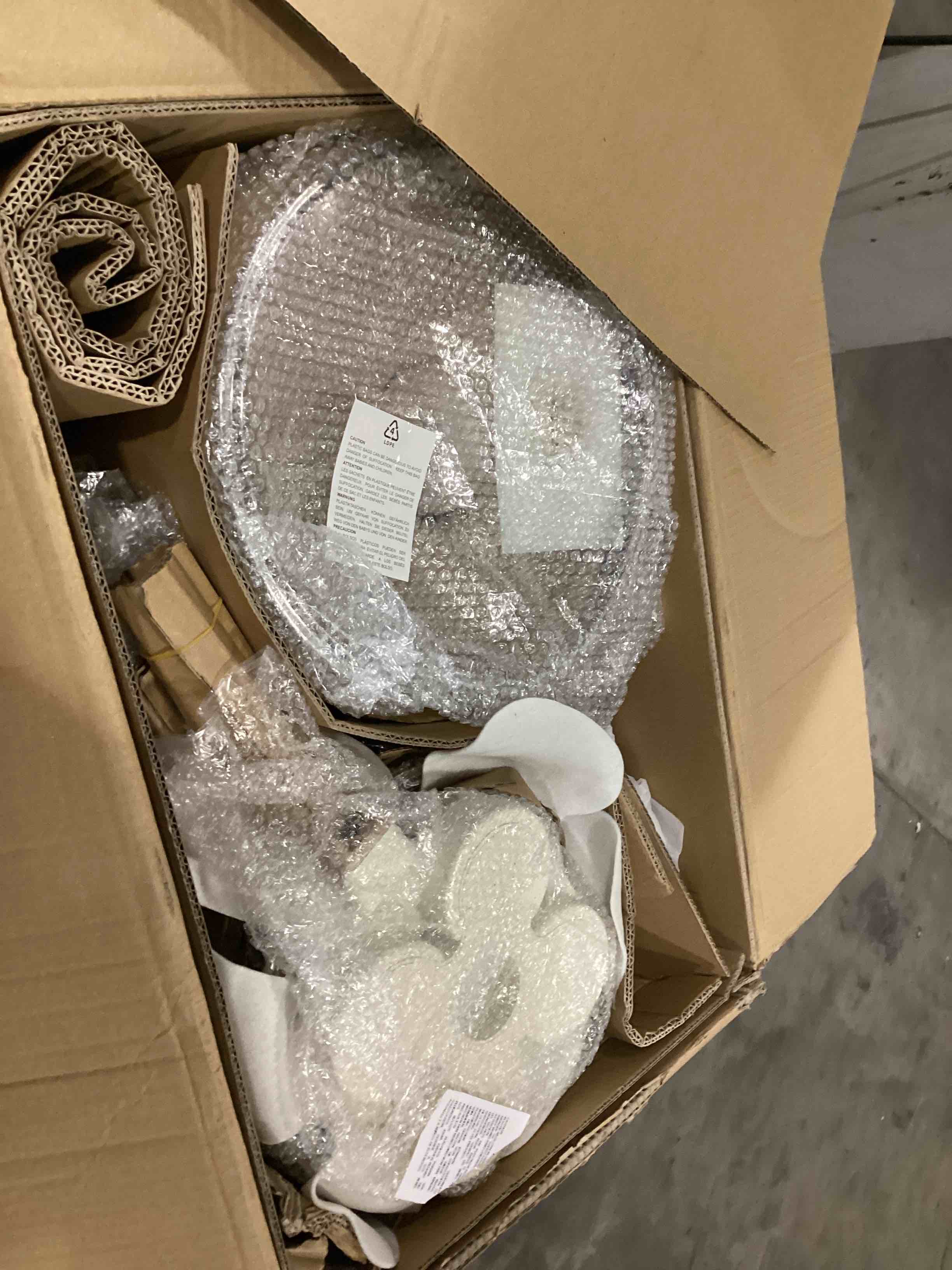 https://s3.amazonaws.com/lotting-images-prod/bidfta/GRN6737387_1729255358202.jpeg