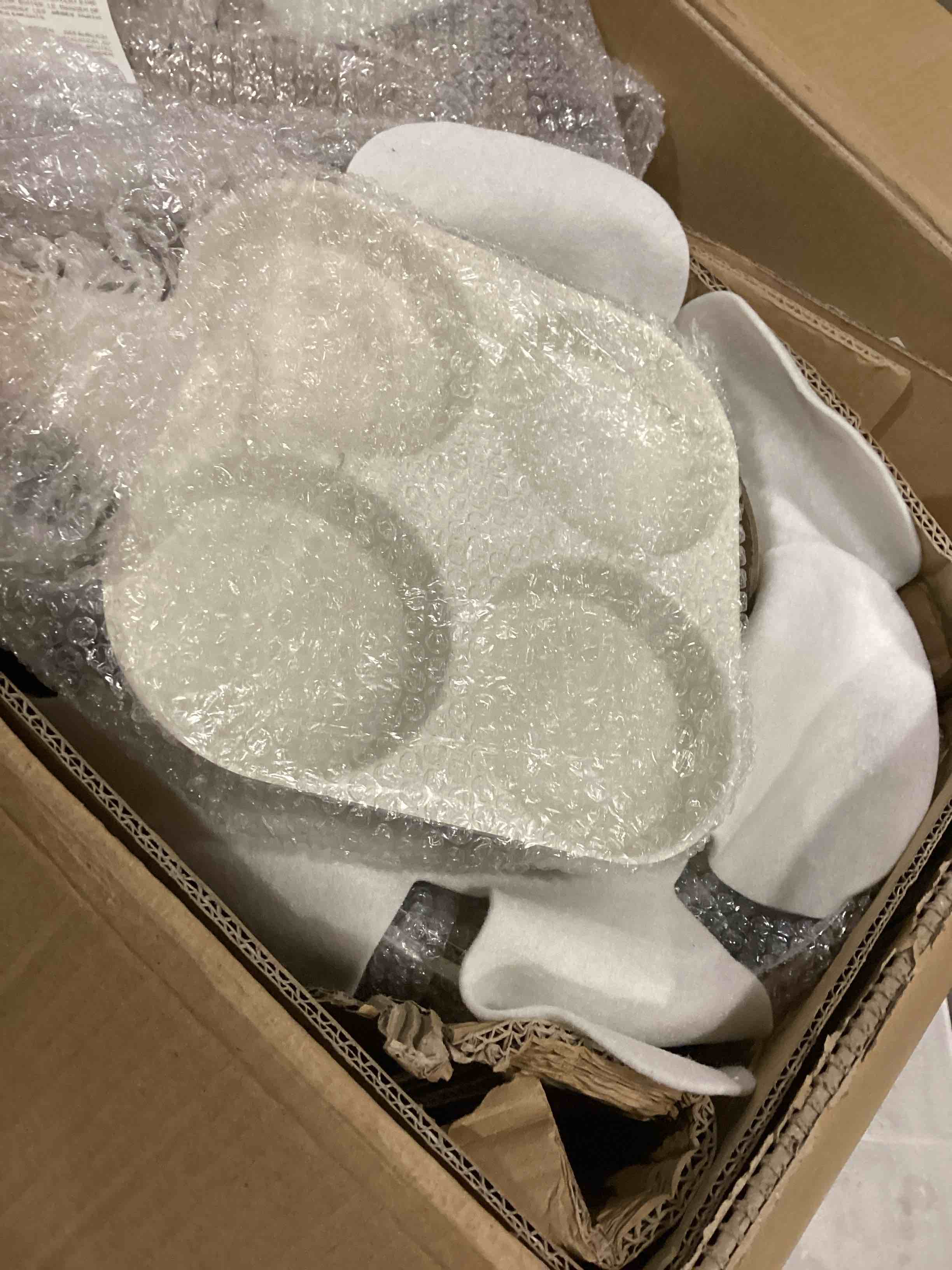 https://s3.amazonaws.com/lotting-images-prod/bidfta/GRN6737387_1729255363878.jpeg
