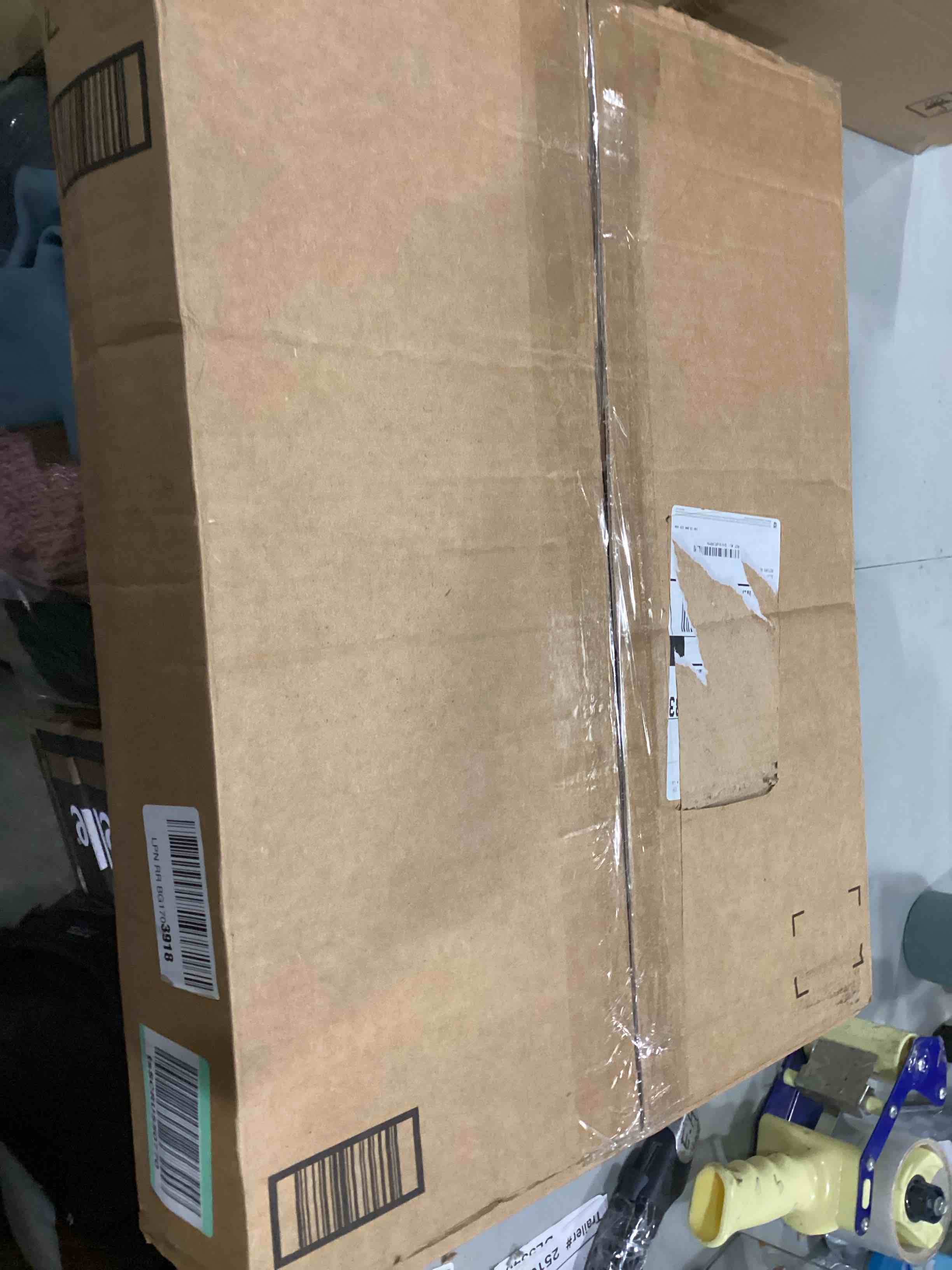 https://s3.amazonaws.com/lotting-images-prod/bidfta/GRN6737985_1729771906934.jpeg