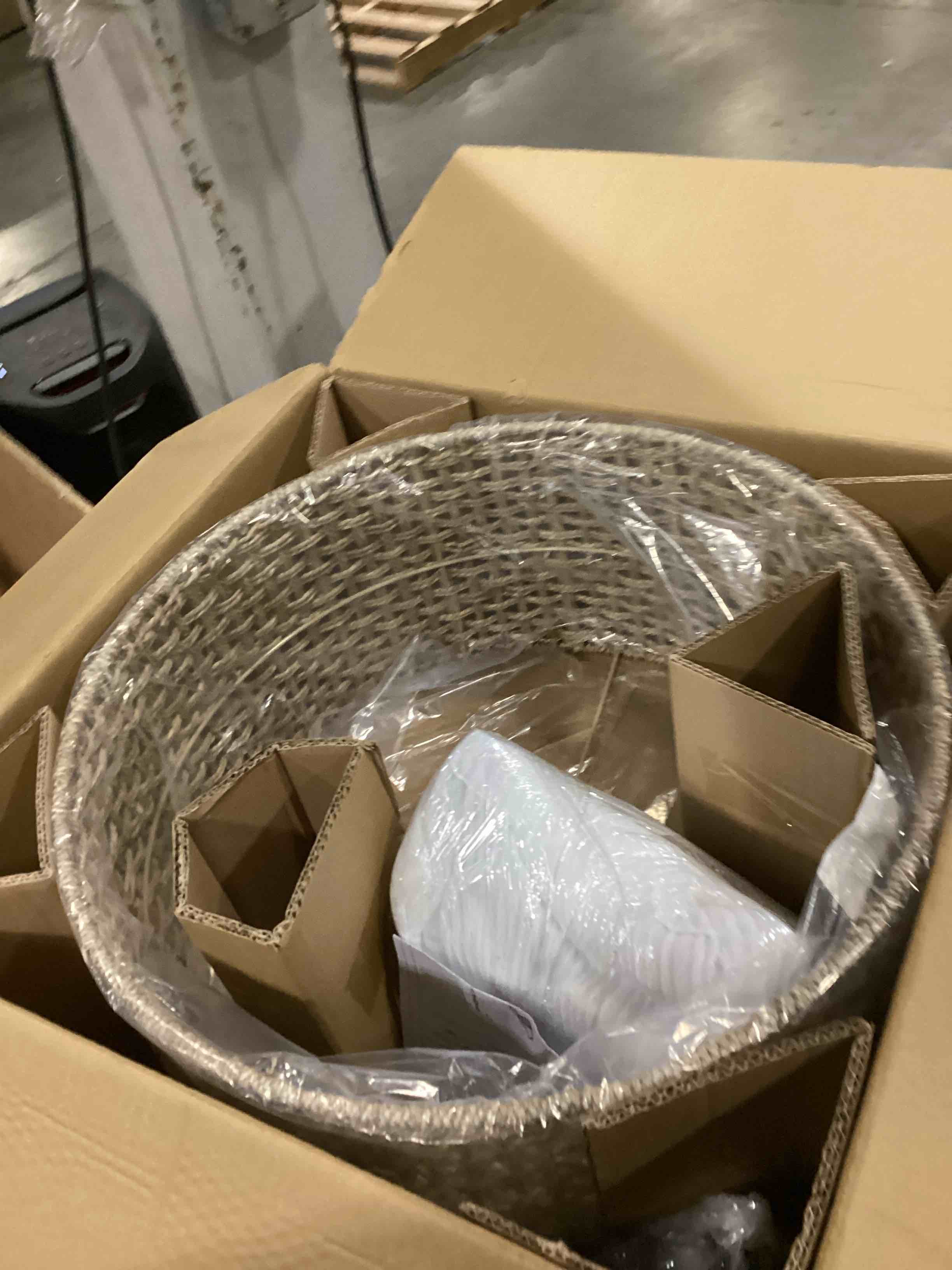 https://s3.amazonaws.com/lotting-images-prod/bidfta/GRN6738233_1729877038945.jpeg