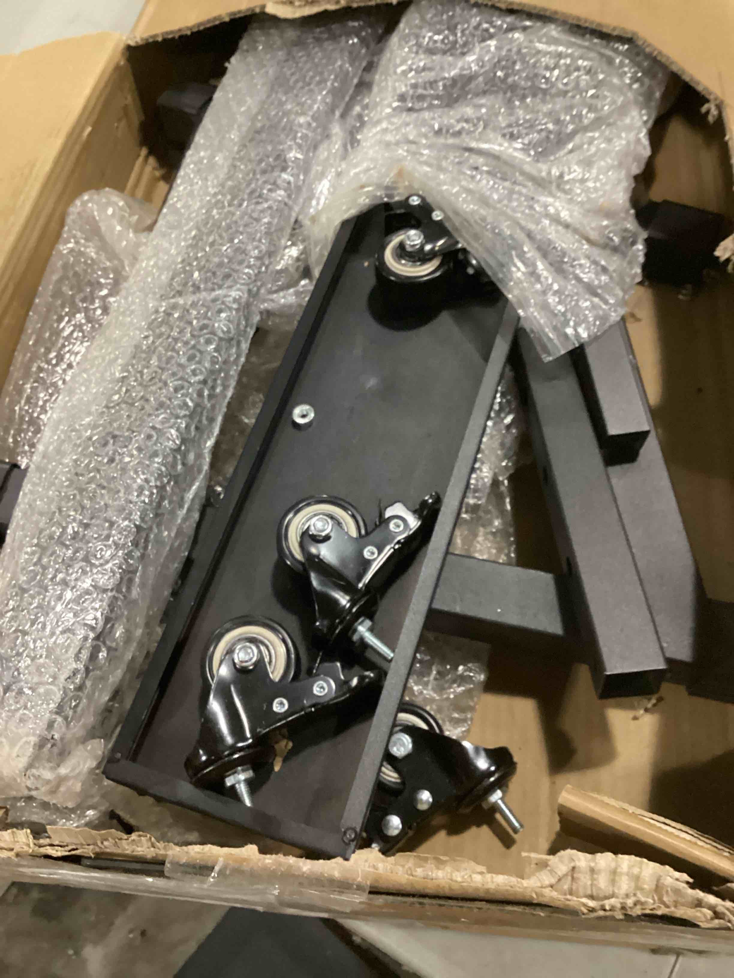 https://s3.amazonaws.com/lotting-images-prod/bidfta/GRN6738378_1730129089516.jpeg