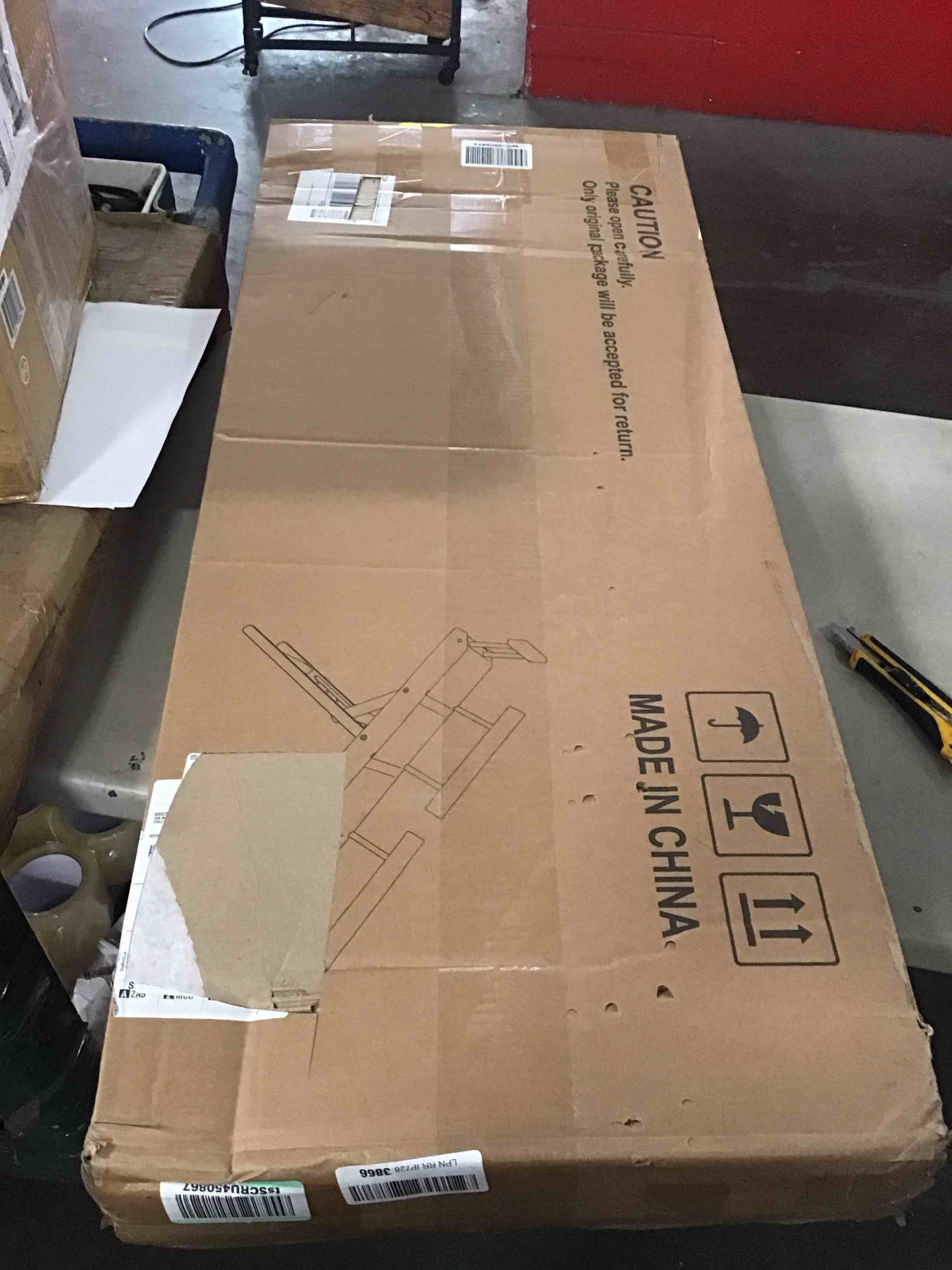 https://s3.amazonaws.com/lotting-images-prod/bidfta/GRN6740412_1722279320344.jpeg