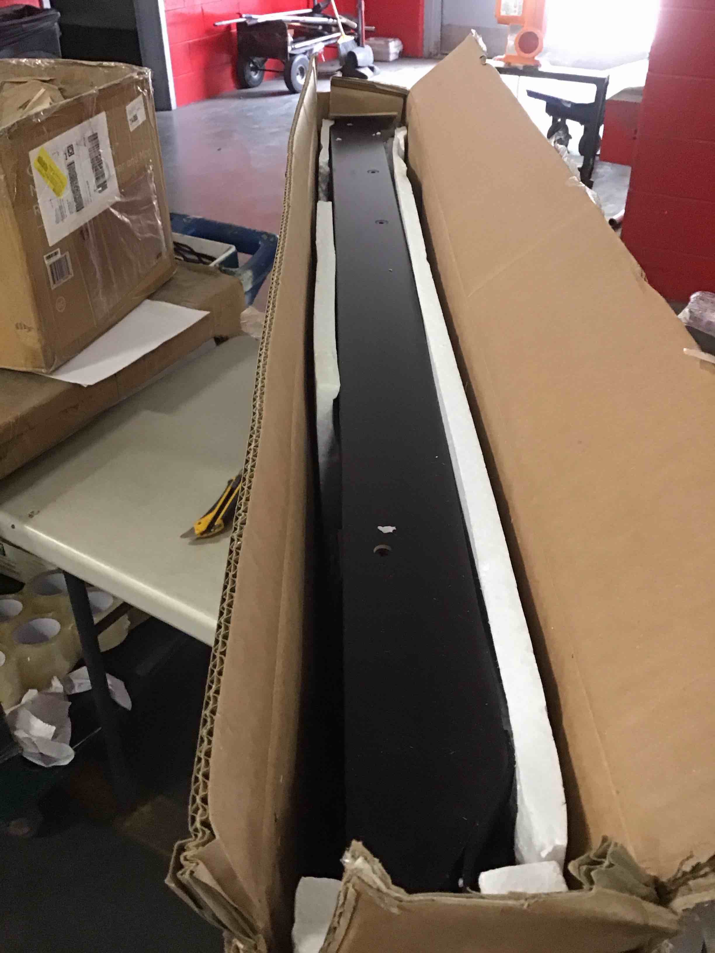 https://s3.amazonaws.com/lotting-images-prod/bidfta/GRN6740412_1722279367583.jpeg