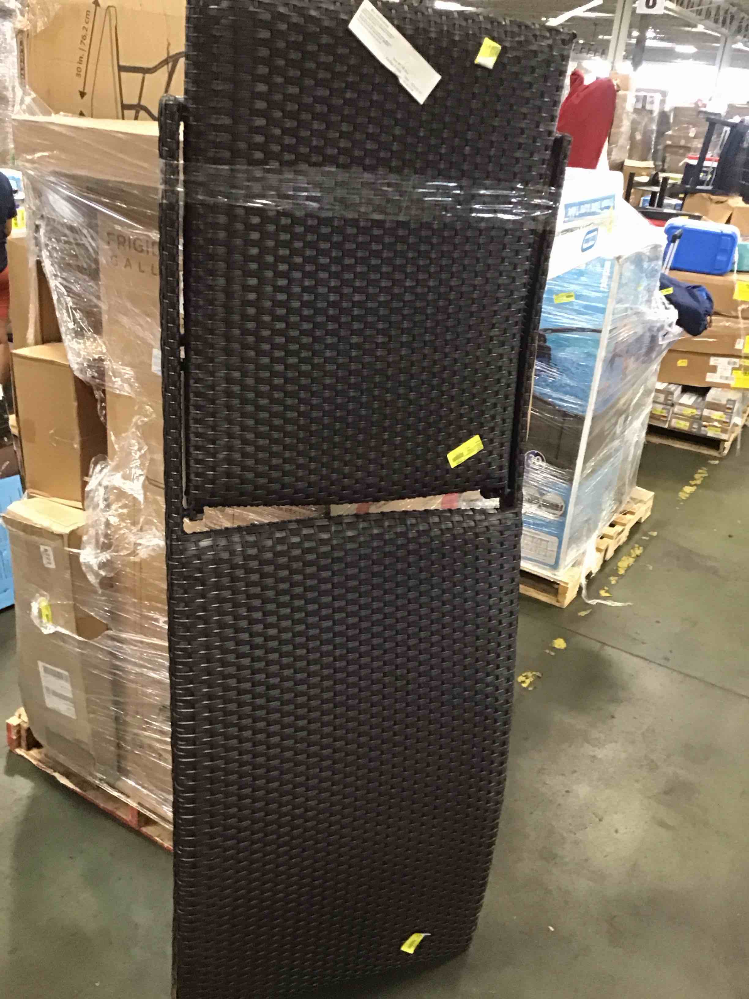 https://s3.amazonaws.com/lotting-images-prod/bidfta/GRN6740493_1722354226750.jpeg