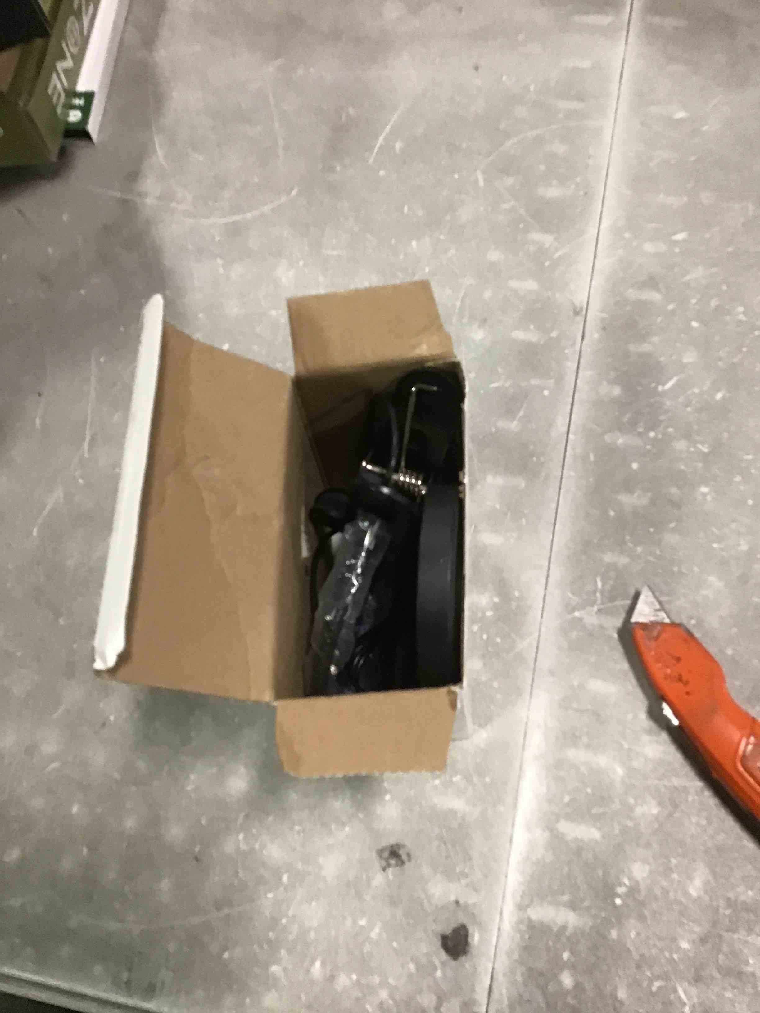 https://s3.amazonaws.com/lotting-images-prod/bidfta/GRN6742816_1722530534567.jpeg