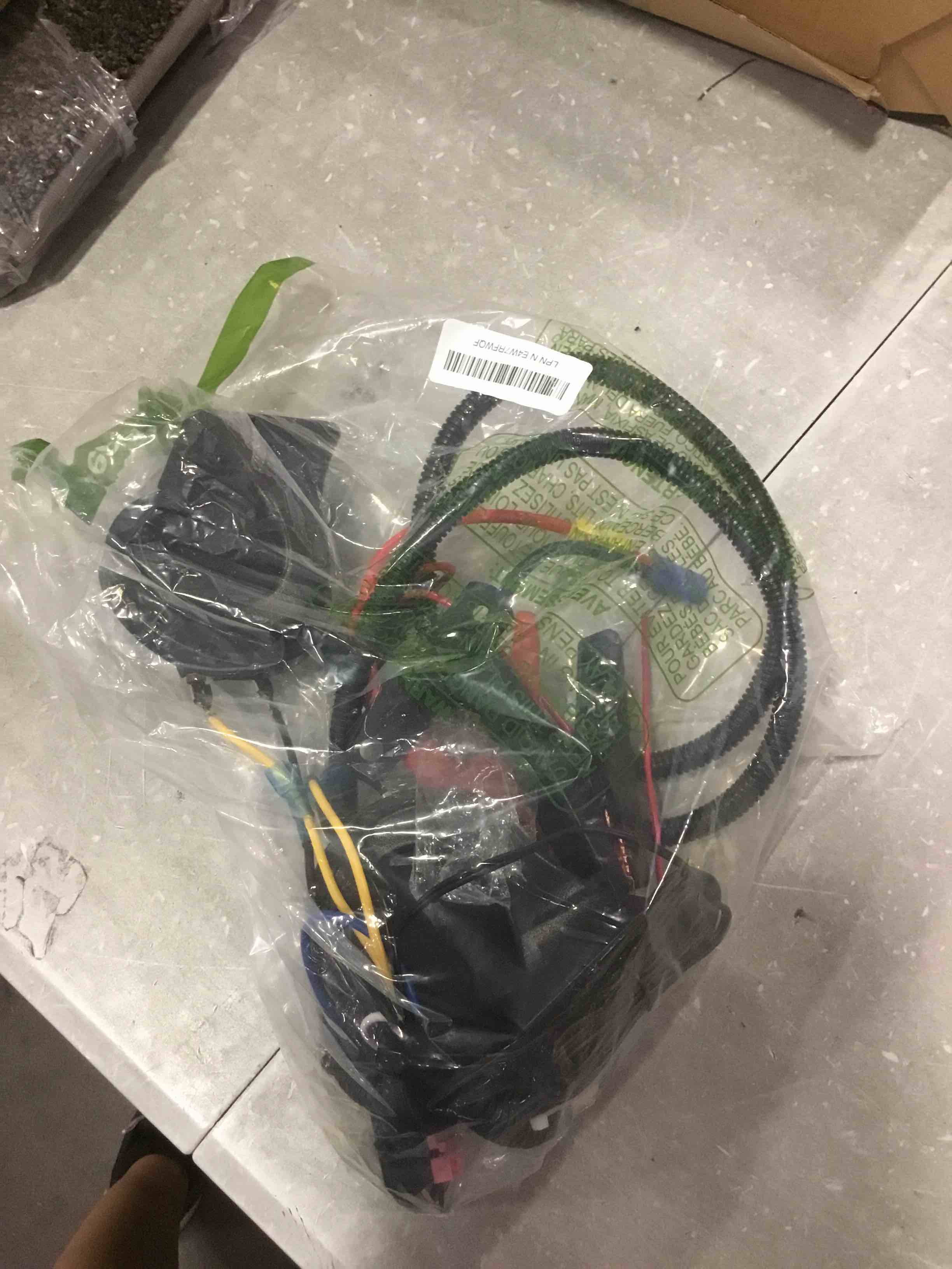 https://s3.amazonaws.com/lotting-images-prod/bidfta/GRN6744413_1722314812972.jpeg