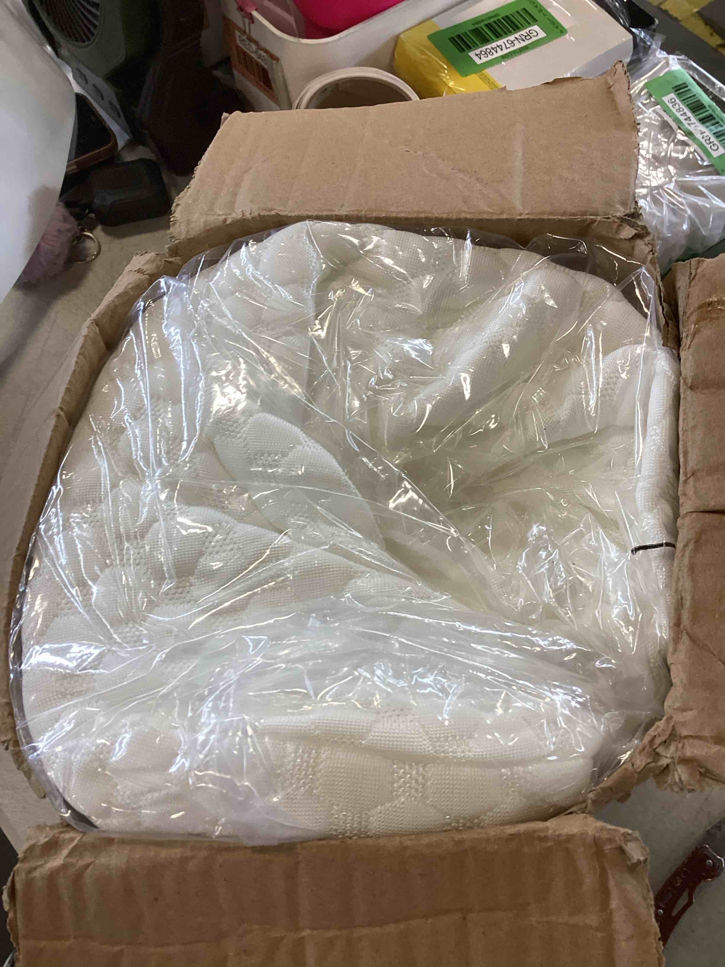 https://s3.amazonaws.com/lotting-images-prod/bidfta/GRN6744910_1721156246782.jpeg