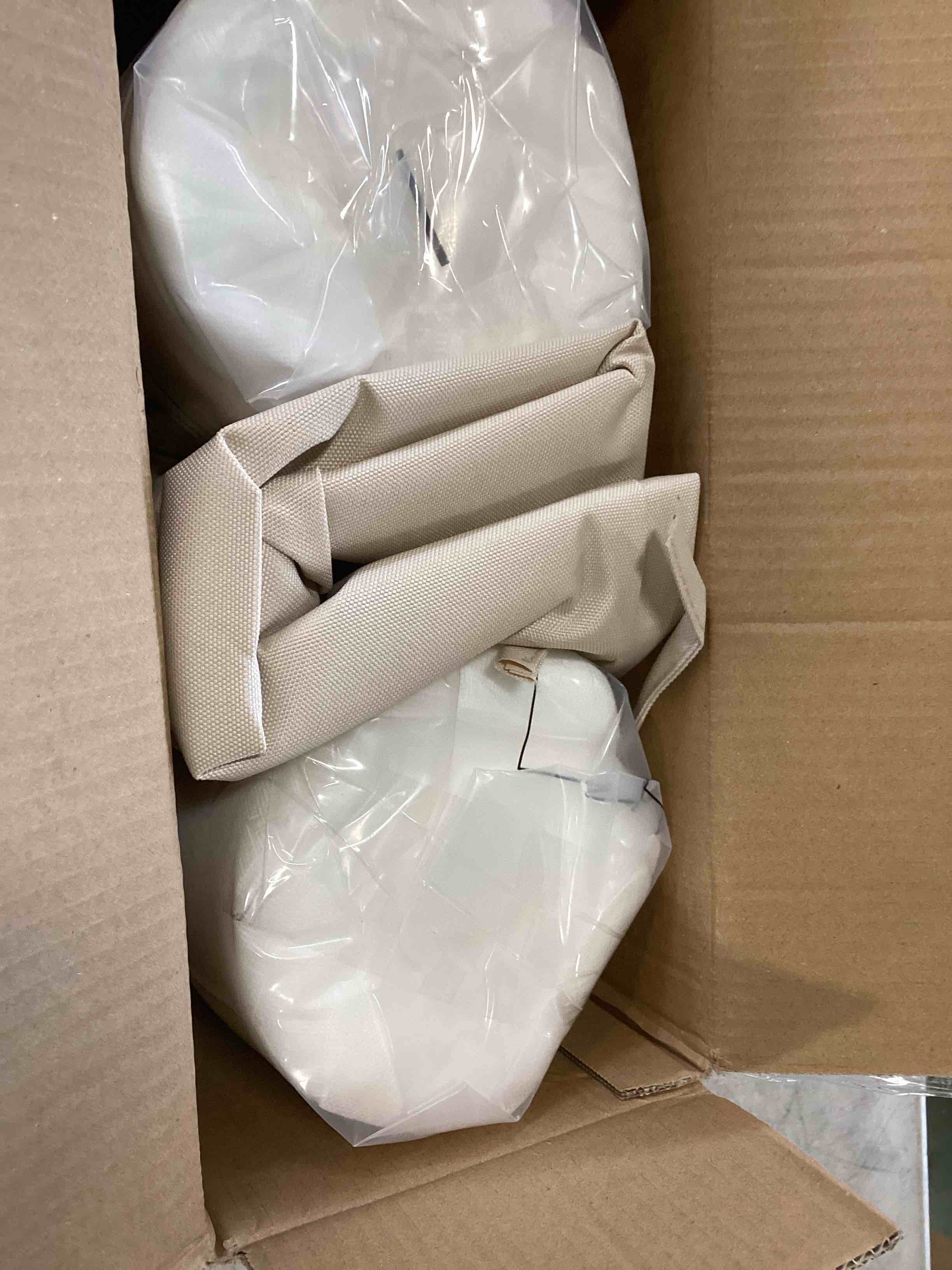https://s3.amazonaws.com/lotting-images-prod/bidfta/GRN6745078_1721225986543.jpeg