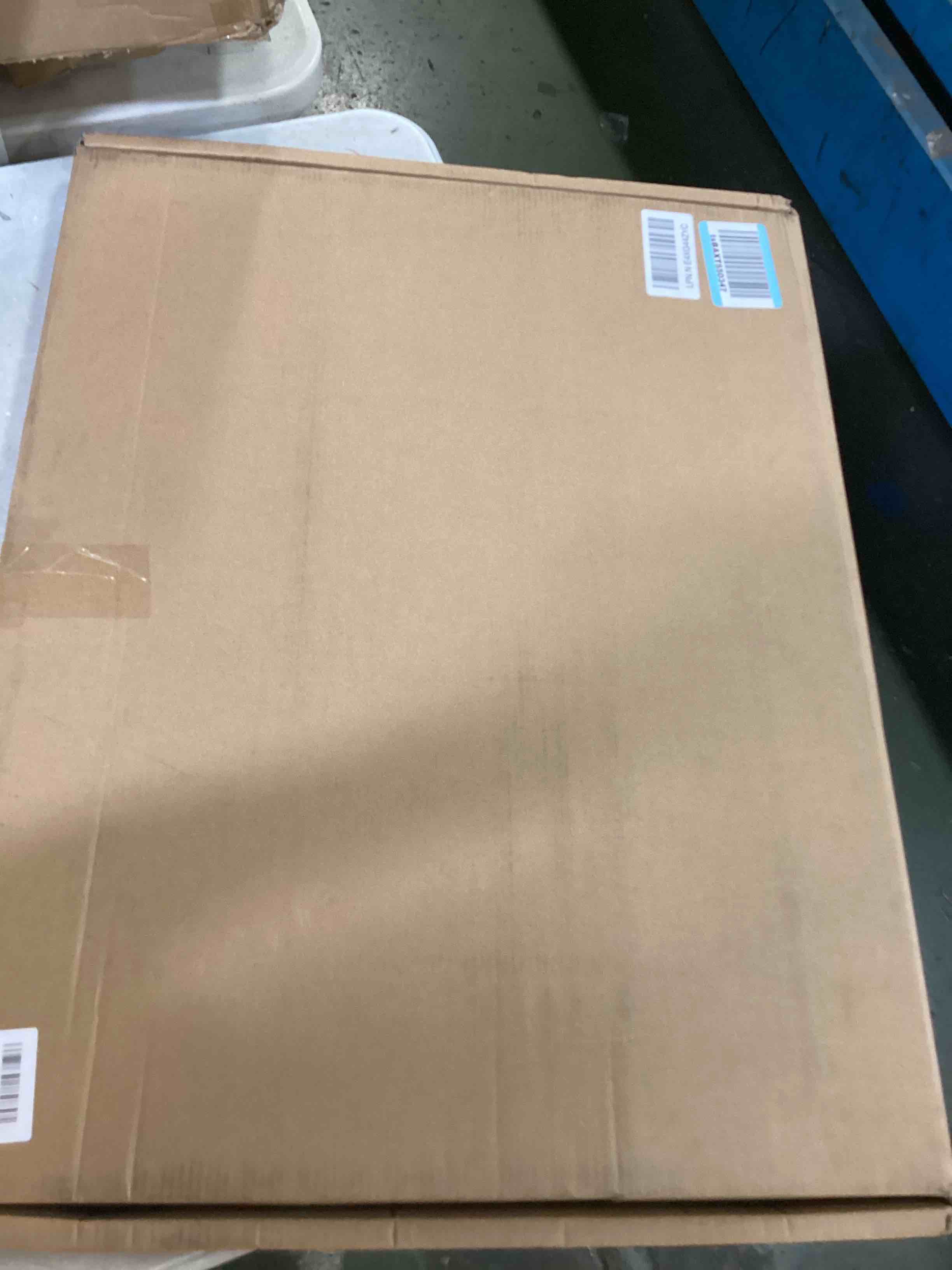 https://s3.amazonaws.com/lotting-images-prod/bidfta/GRN6747747_1721662300455.jpeg