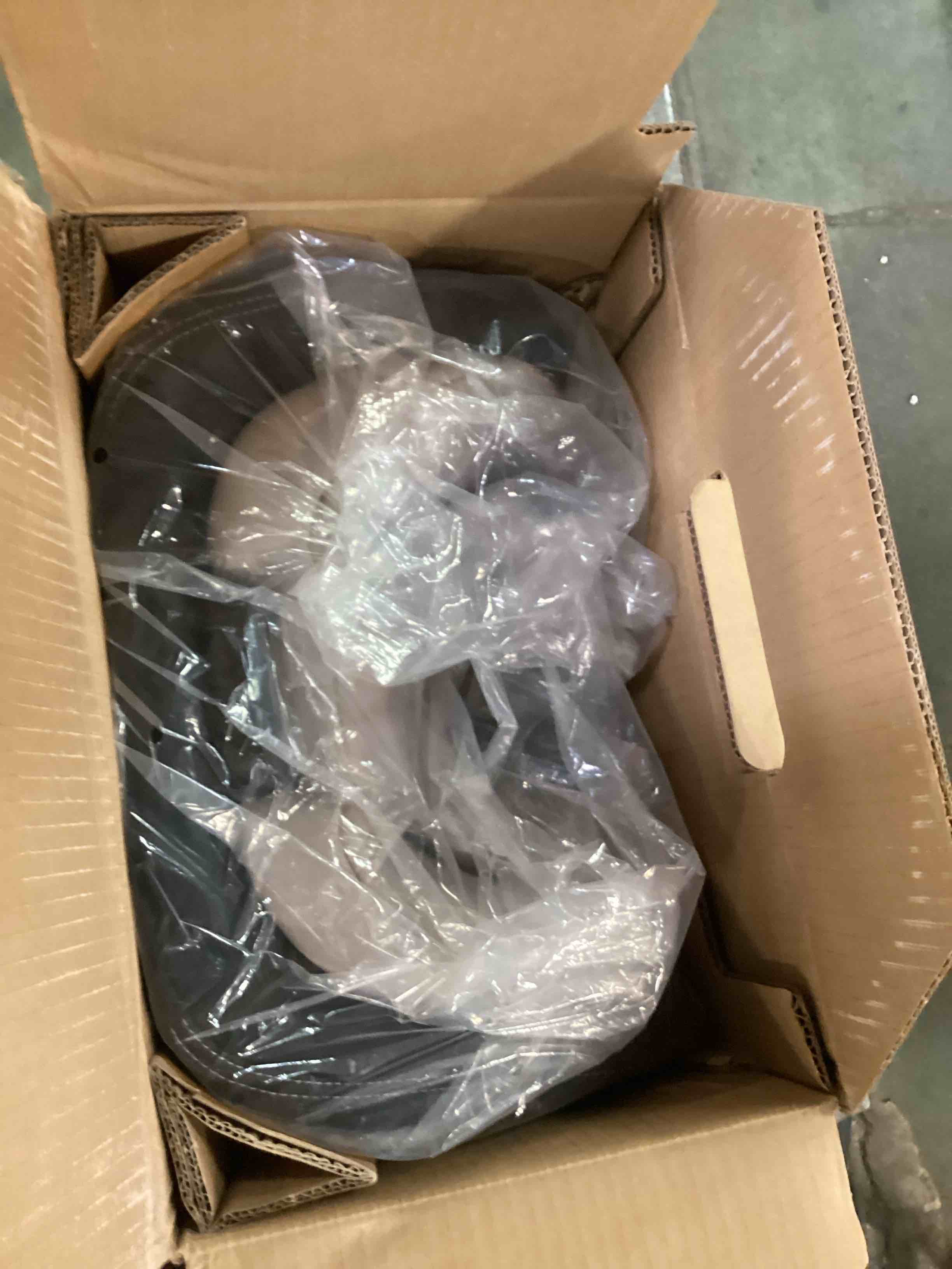 https://s3.amazonaws.com/lotting-images-prod/bidfta/GRN6747985_1721741852977.jpeg
